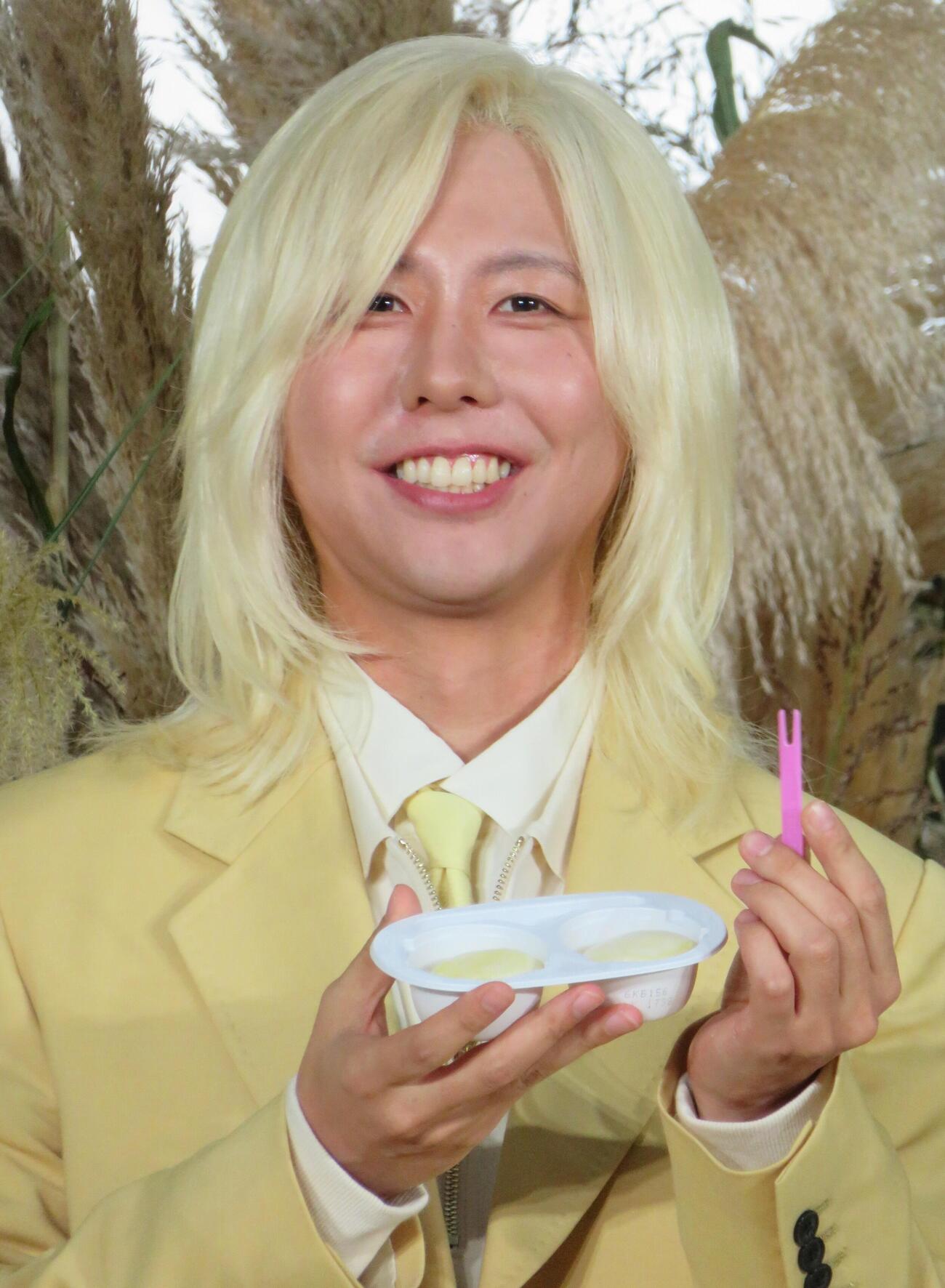 「雪見だいふく　みんなでお月見会」オープニングイベントに参加したMrs．GREEN APPLEの藤澤涼架（撮影・松本久）
