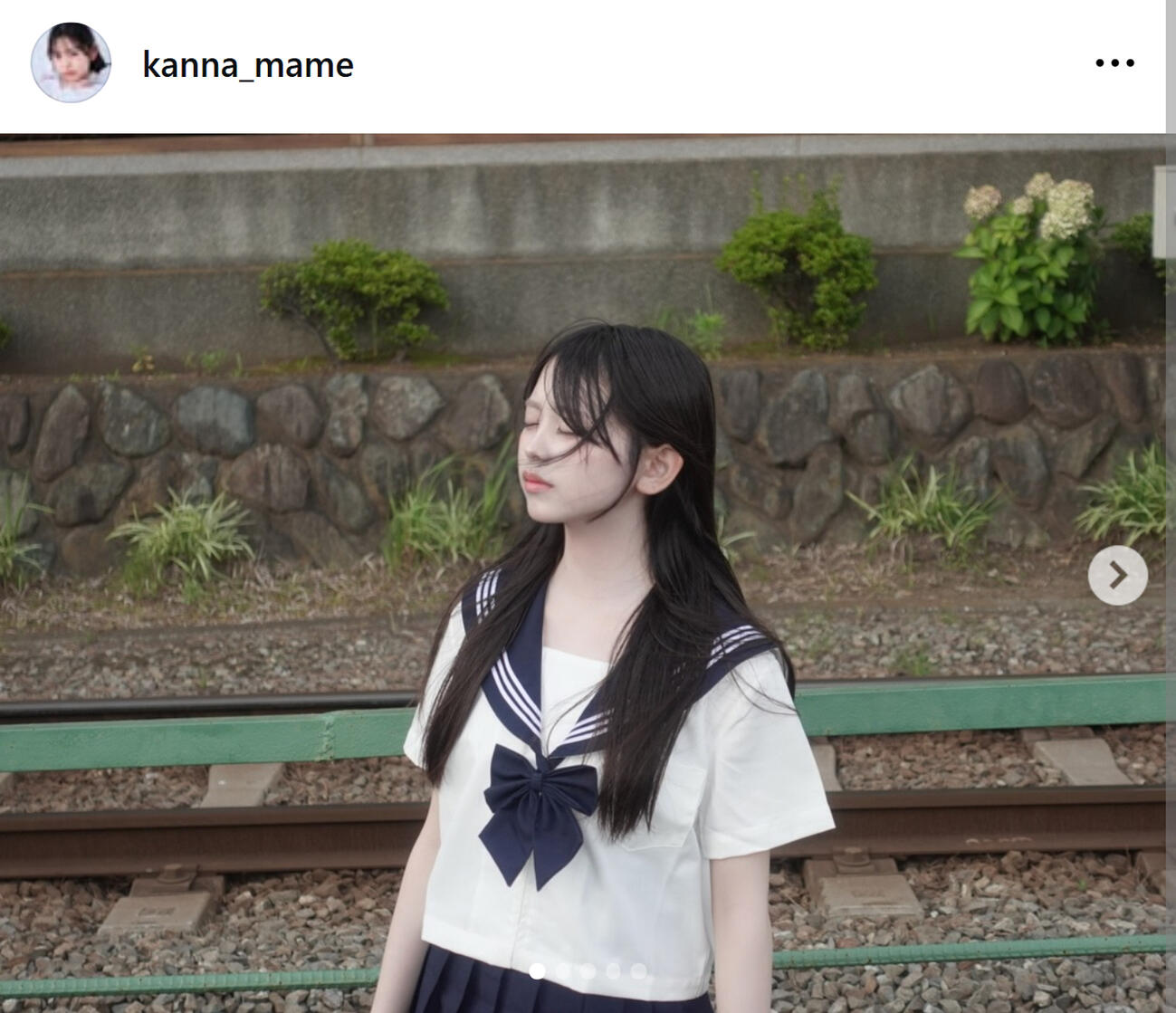 セーラー服姿（梶原叶渚のインスタグラムから）