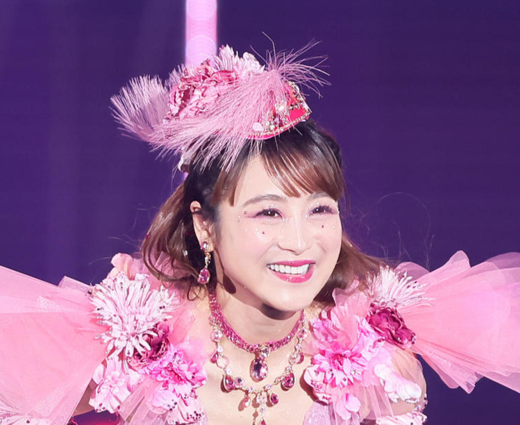 鈴木奈々（2022年撮影）