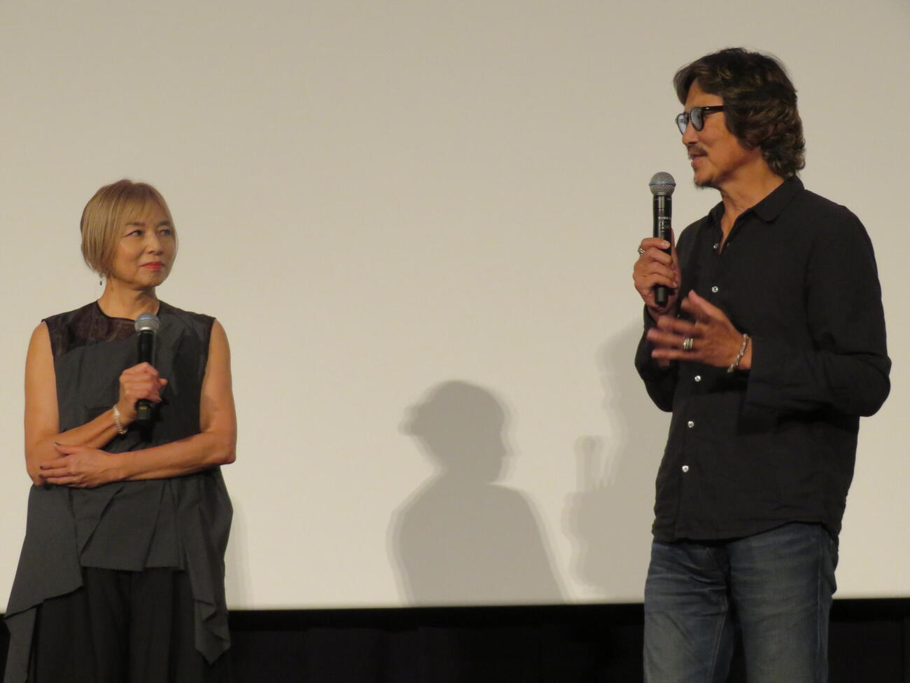 映画「undo」＋「PICNIC」4Kリマスター公開記念舞台あいさつに登壇した山口智子と豊川悦司（撮影・村上幸将）