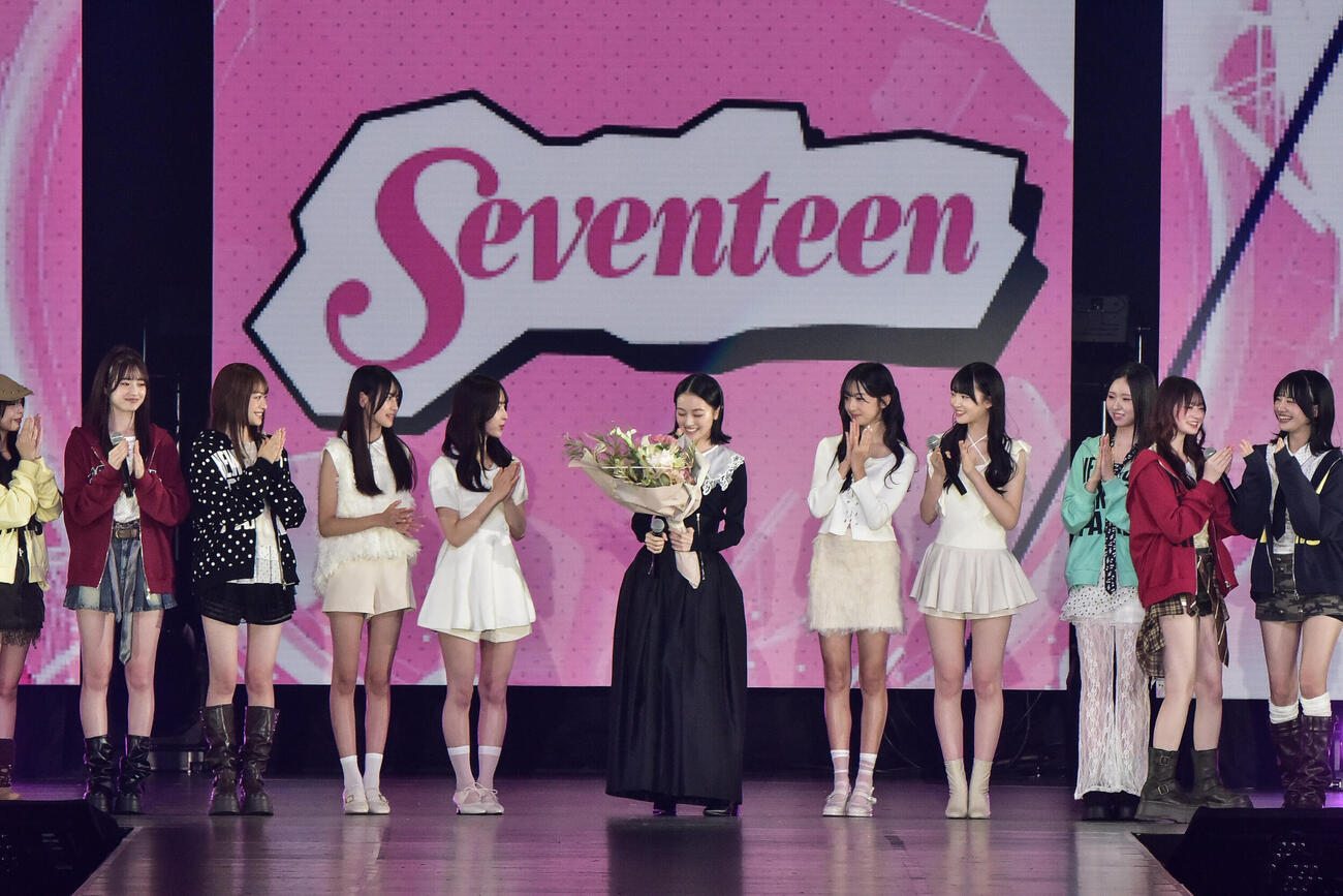 「Seventeen　×　WEGO」スペシャルステージに登場した上坂樹里（C）Rakuten GirlsAward 2026 AUTUMN／WINTER