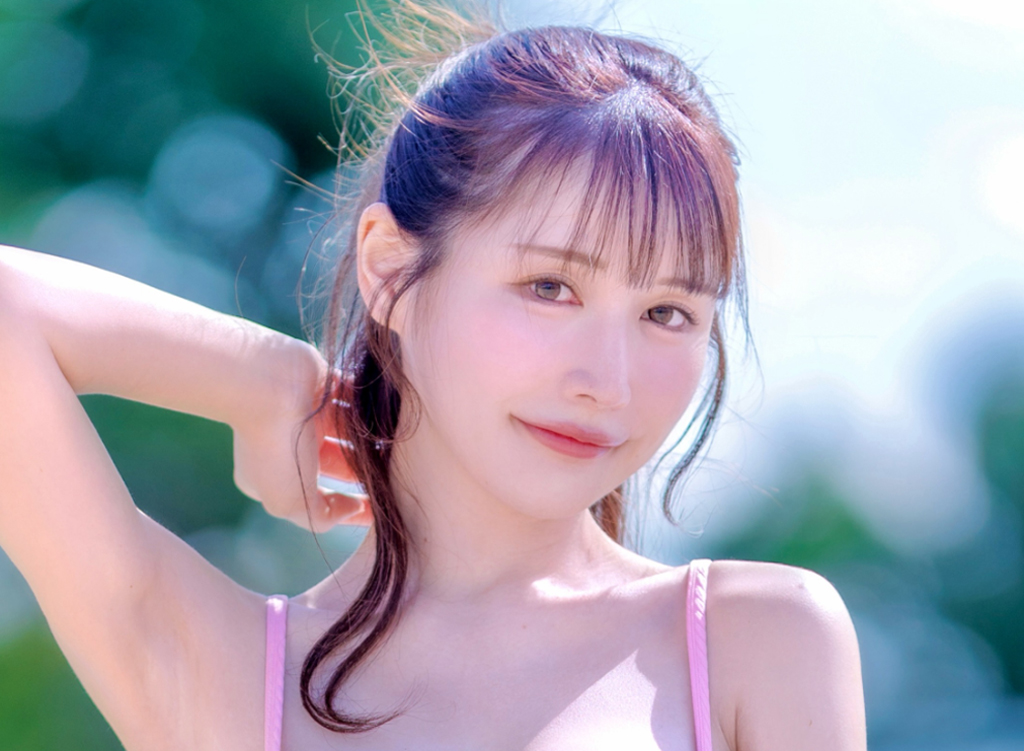 ビキニ姿を披露した藍野りな（藍野りなのインスタグラムから）