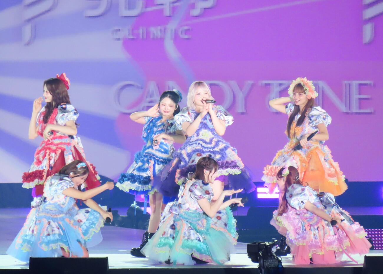 「Rakuten GirlsAward 2026 AUTUMN／WINTER」に出演したCANDY TUNE