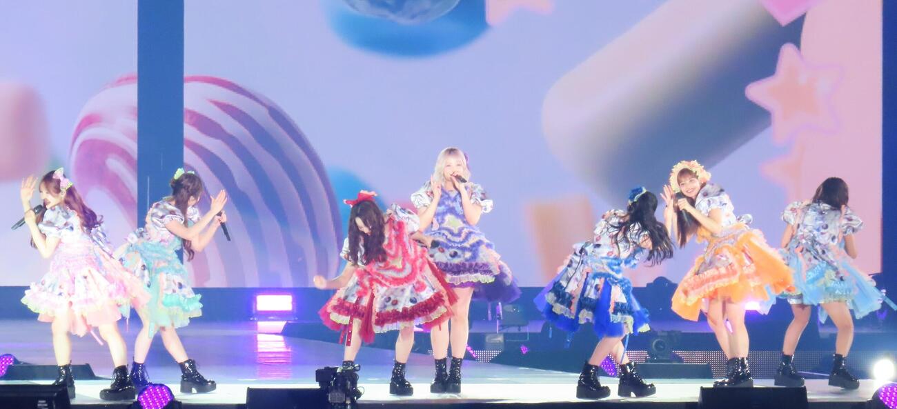 「Rakuten GirlsAward 2026 AUTUMN／WINTER」に出演したCANDY TUNE