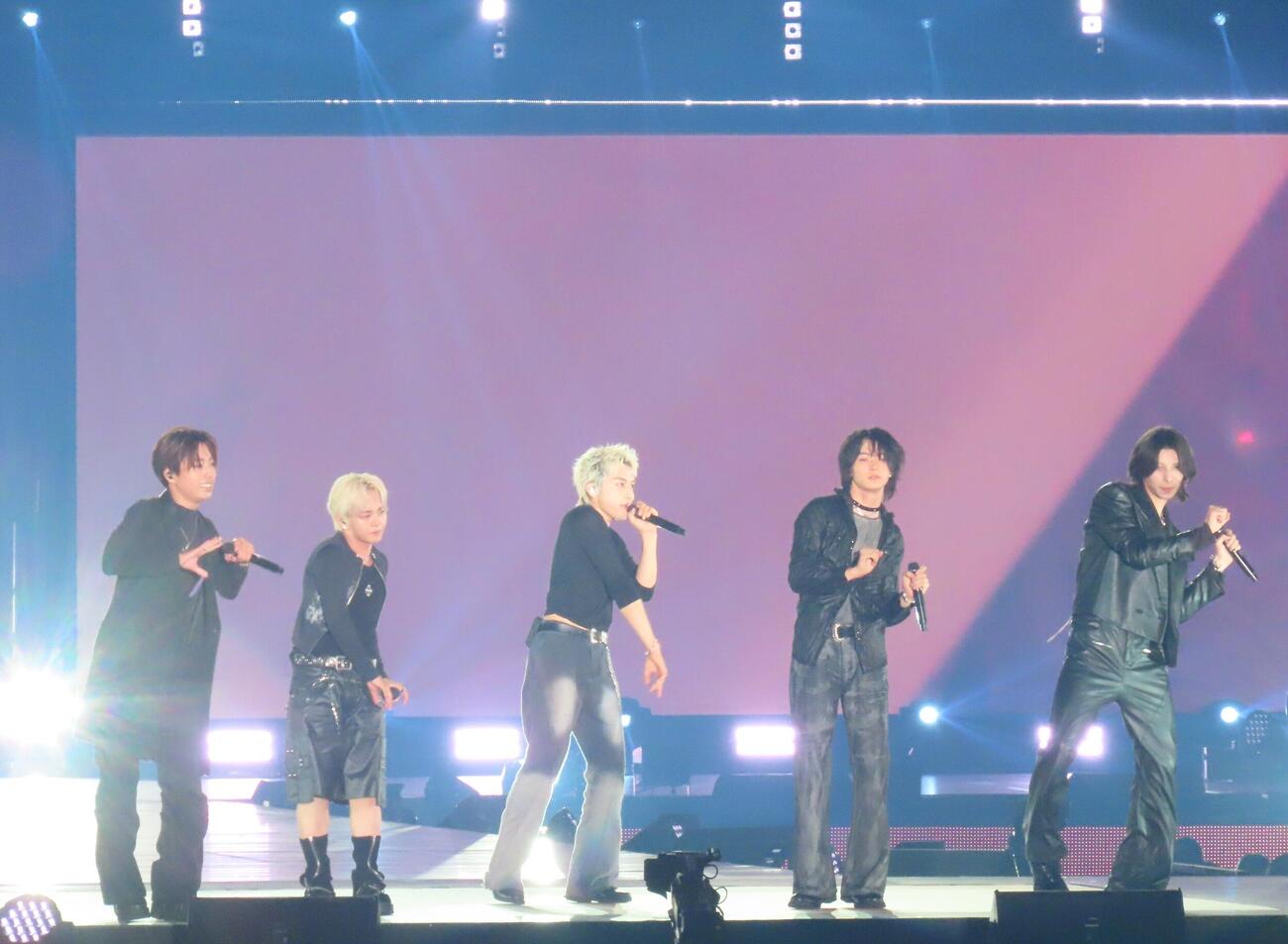 「Rakuten GirlsAward 2026 AUTUMN／WINTER」に出演したSTARGLOW