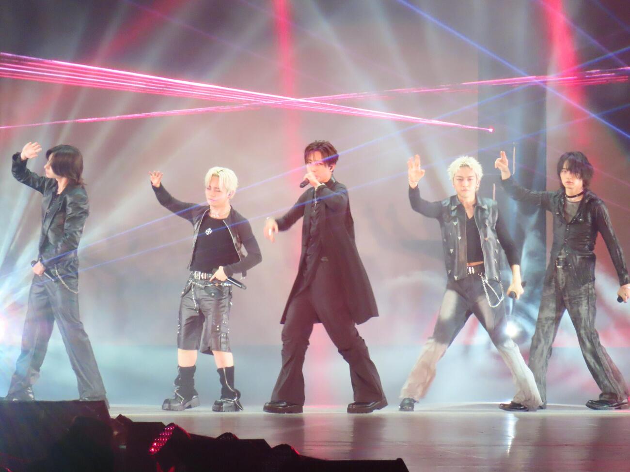 「Rakuten GirlsAward 2026 AUTUMN／WINTER」に出演したSTARGLOW