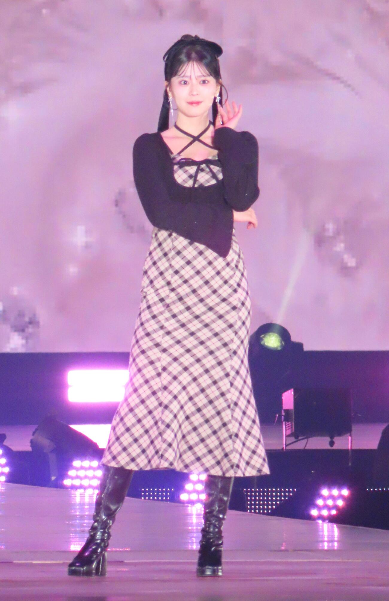 「Rakuten GirlsAward 2026 AUTUMN／WINTER」に出演した坂井仁香