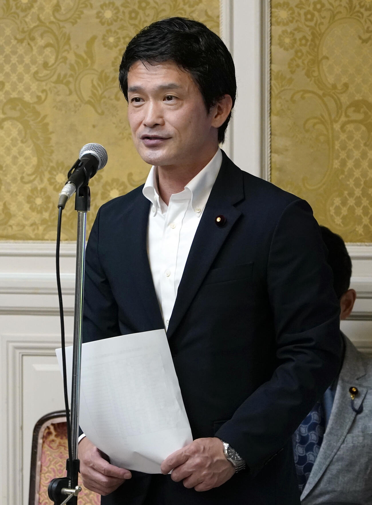 民主改革の会の議員総会であいさつする小川代表＝24日午後、国会(共同)
