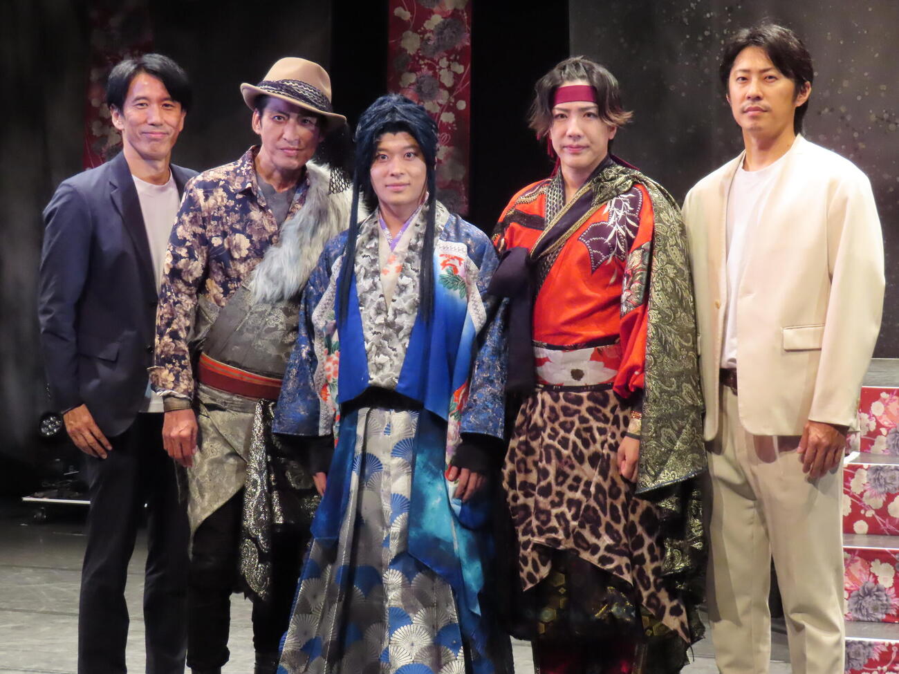 「オレノカタワレ～紅蓮の章～」囲み取材に登壇した、左から清水順二、大沢樹生、大野紘幸、村瀬文宣、小笠原健（撮影・鎌田良美）
