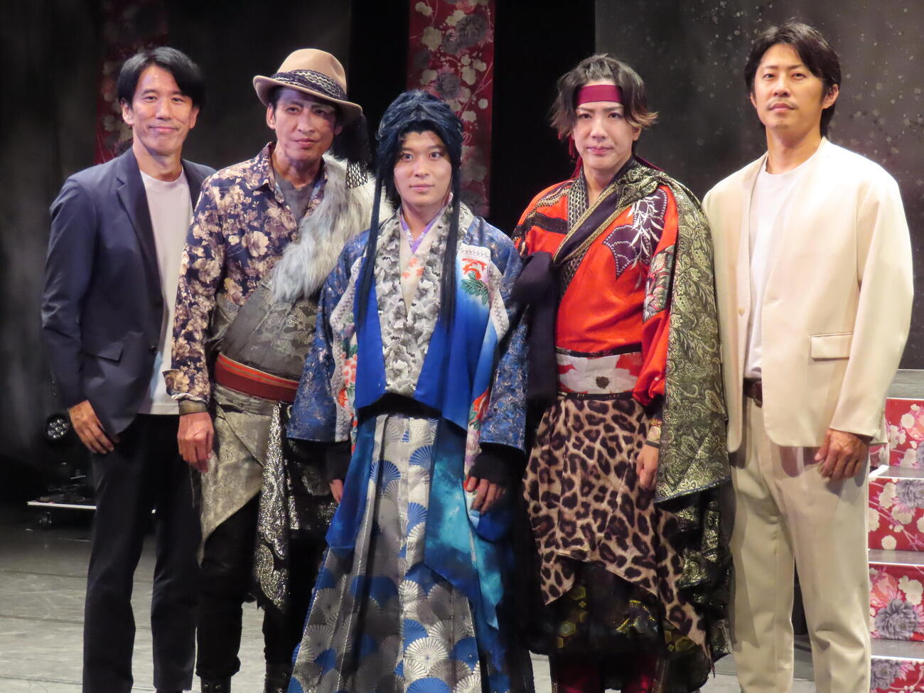 「オレノカタワレ～紅蓮の章～」囲み取材に登壇した、左から清水順二、大沢樹生、大野紘幸、村瀬文宣、小笠原健（撮影・鎌田良美）