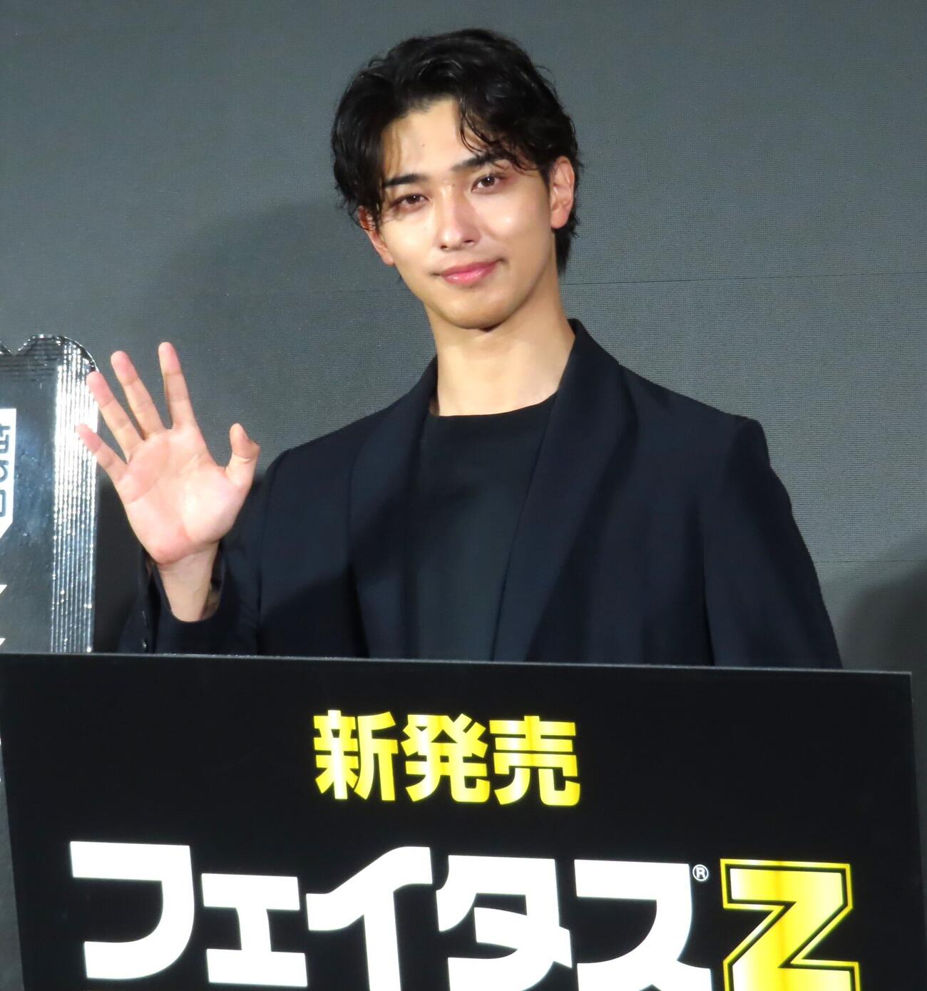 「フェイタスZプレミアム」新CM発表会に登壇した横浜流星