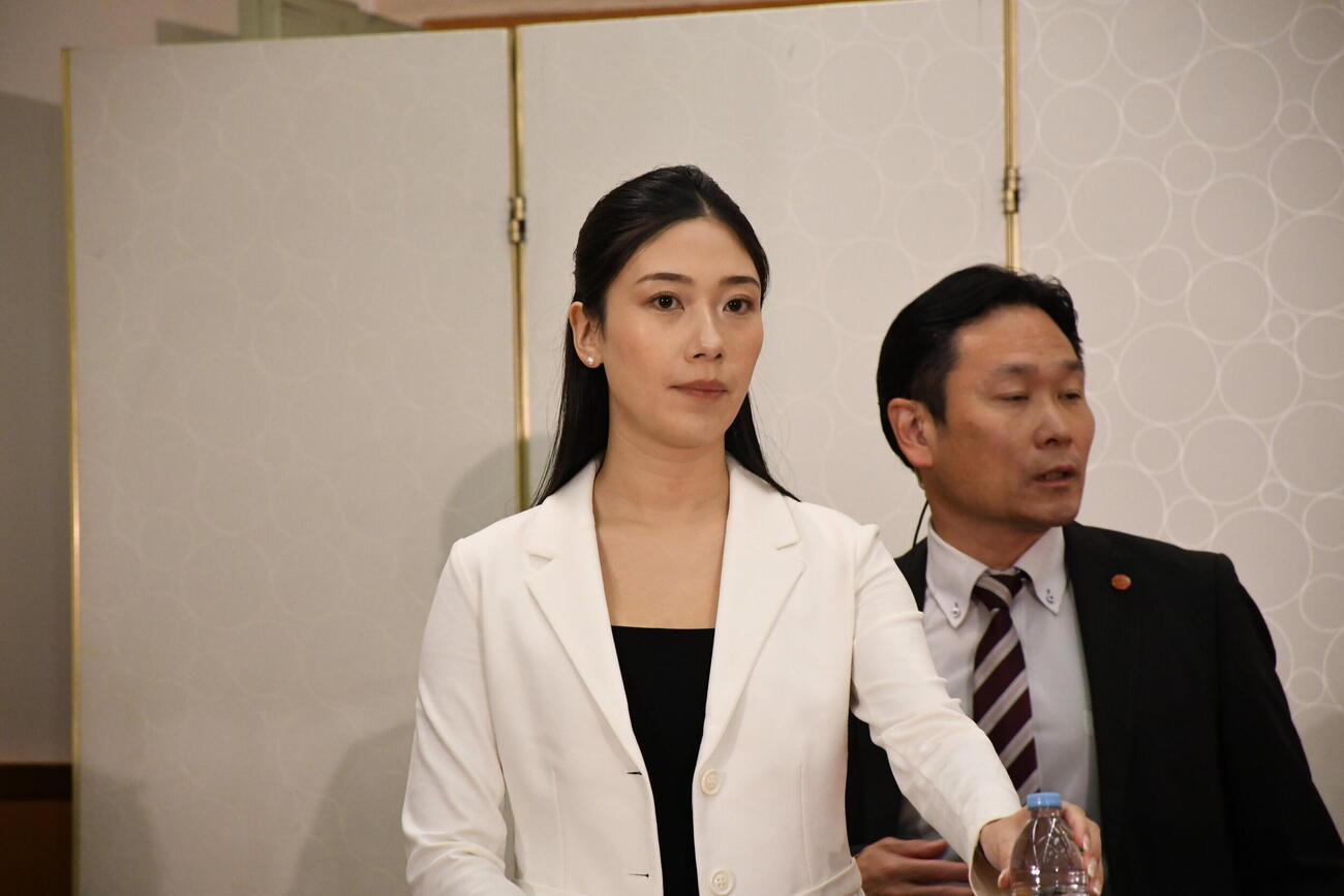 「壽　初春歌舞伎特別公演」の司会を務めた松田和佳アナウンサー（撮影・阪口孝志）