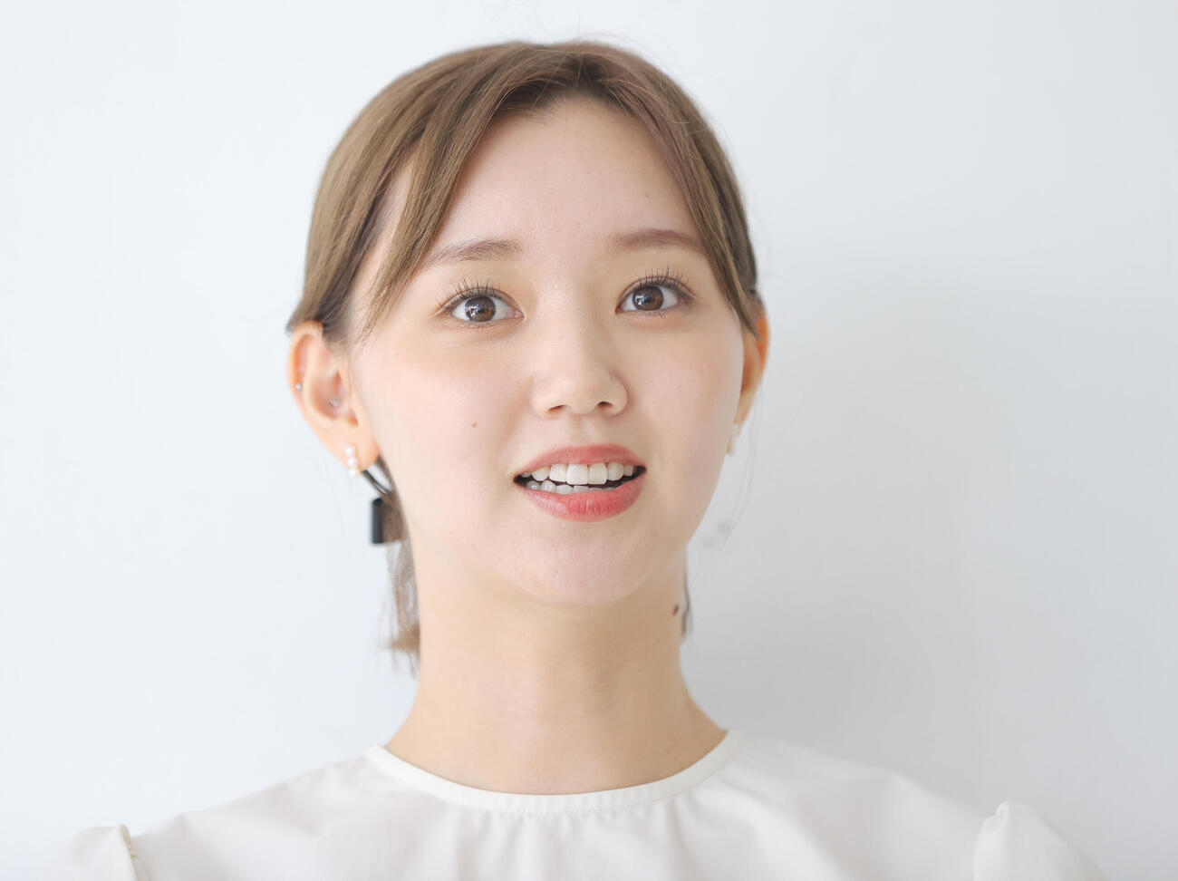 江野沢愛美（22年8月撮影）