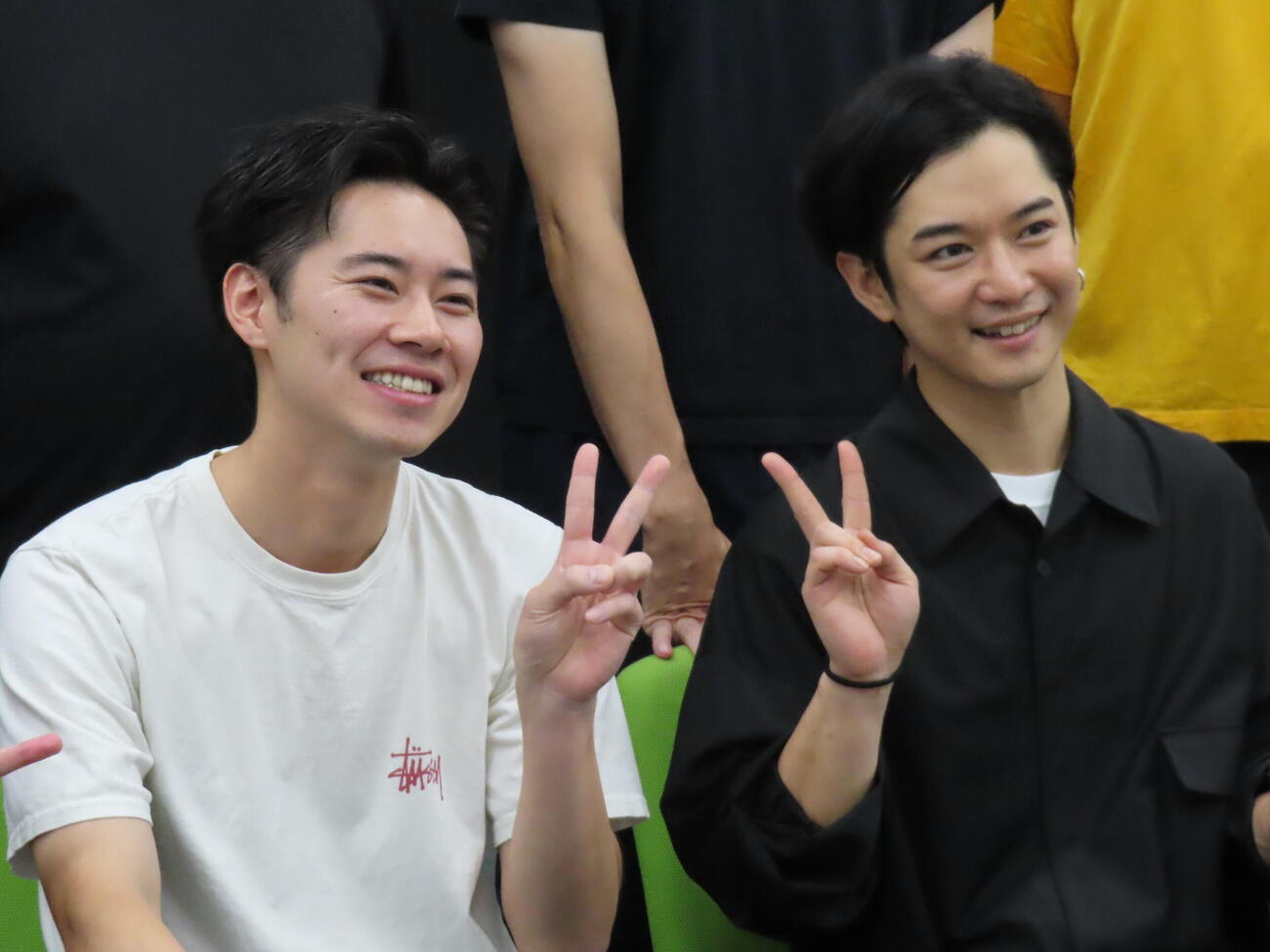 舞台「二階堂朝陽は助けに来る」取材会に臨んだ千葉雄大（右）と戸塚純貴（撮影・鎌田良美）