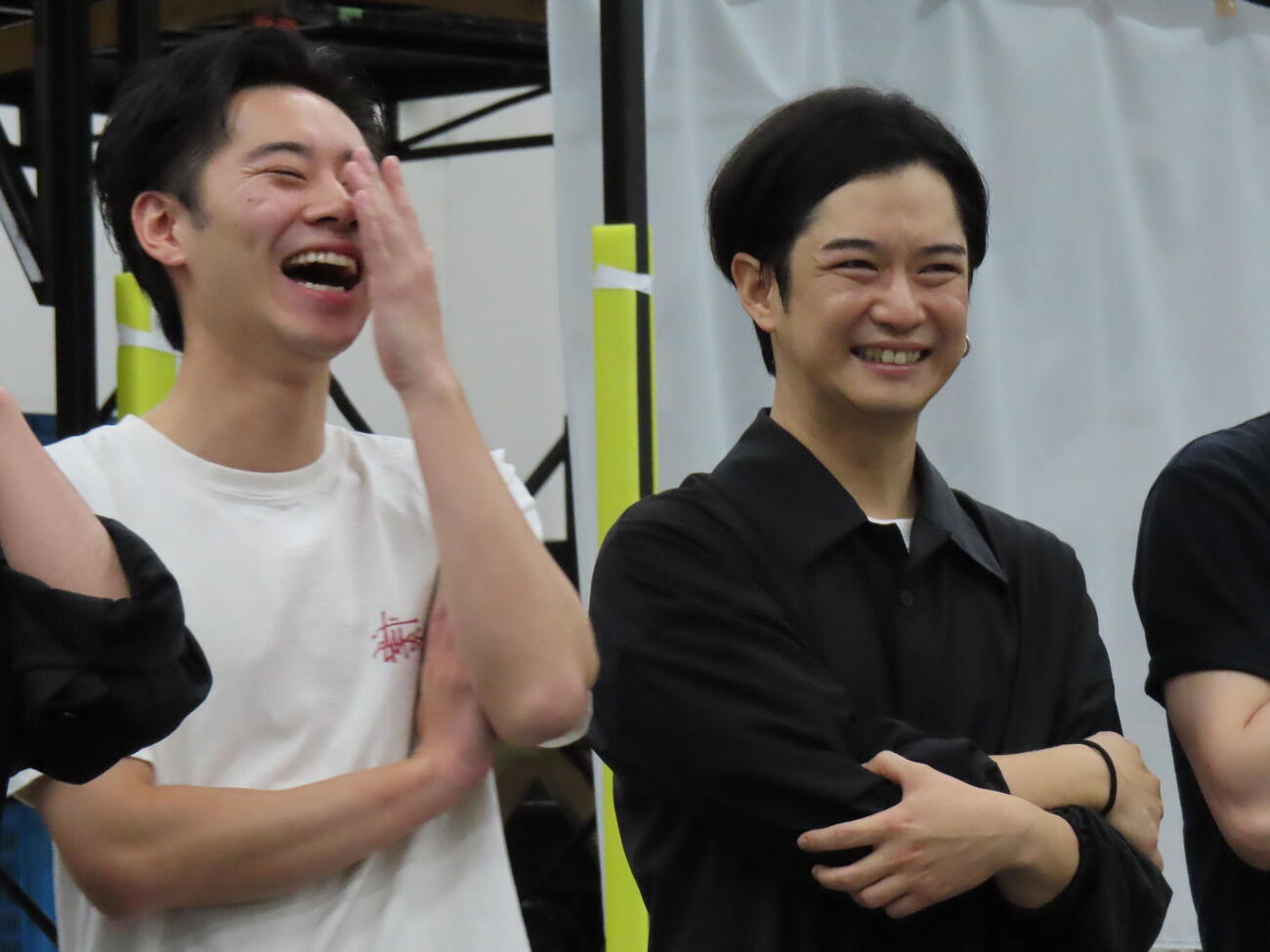 舞台「二階堂朝陽は助けに来る」取材会に臨んだ千葉雄大（右）と戸塚純貴（撮影・鎌田良美）