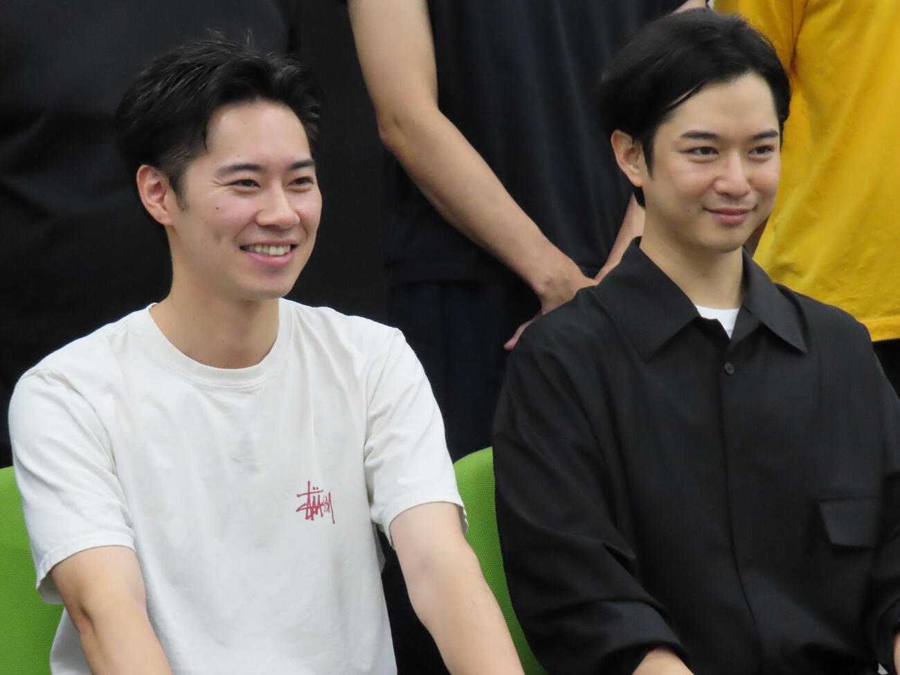 舞台「二階堂朝陽は助けに来る」取材会に臨んだ千葉雄大（右）と戸塚純貴（撮影・鎌田良美）