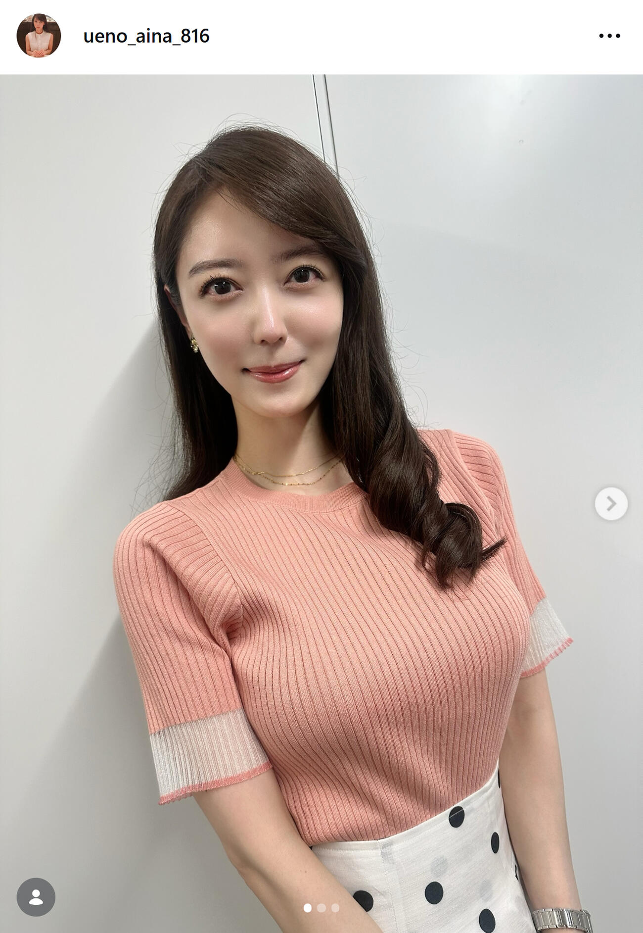 ボディーラインくっきりリブニット姿（上野愛奈のインスタグラムから）
