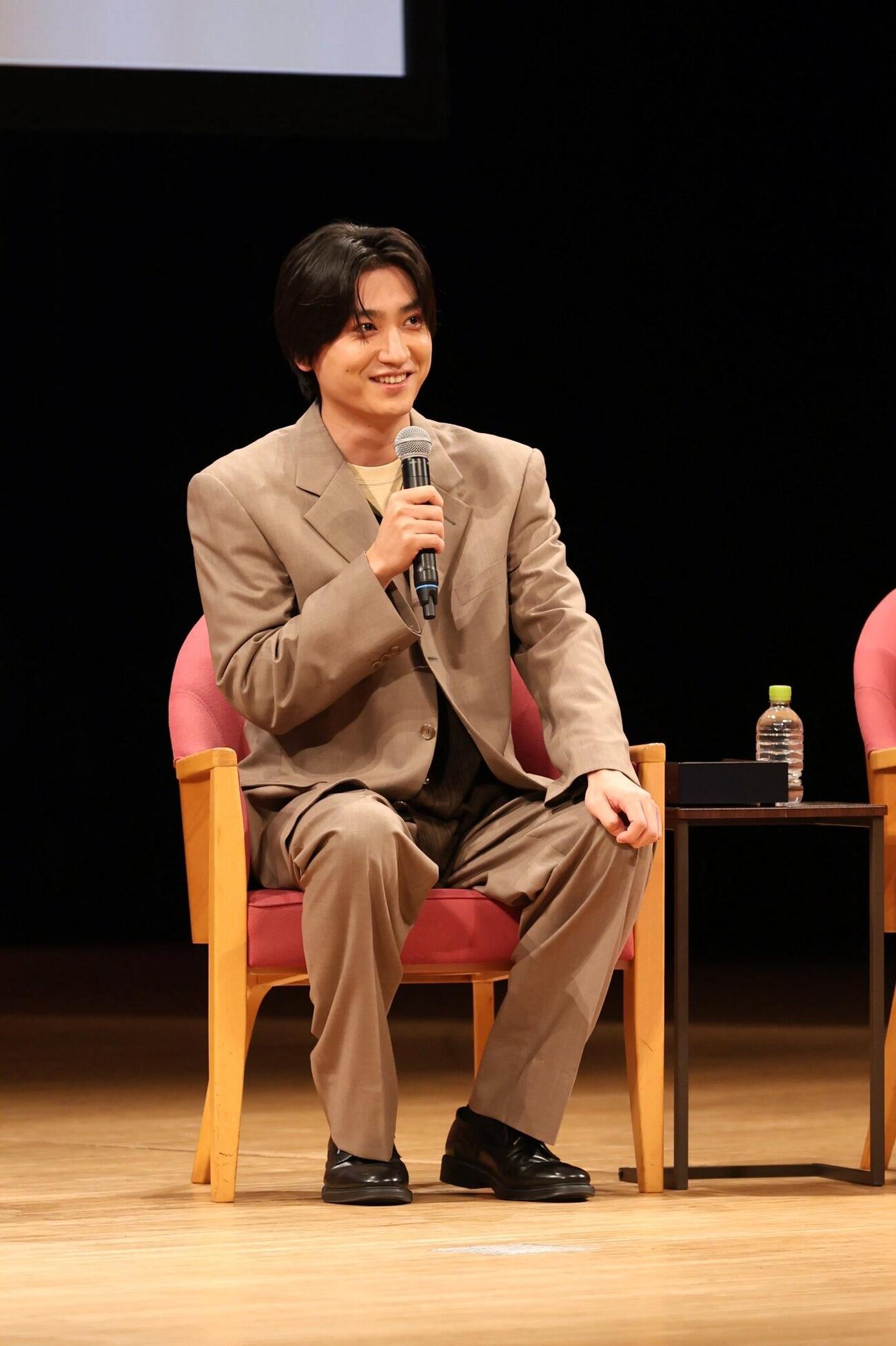 NHK連続テレビ小説「ブラッサム」のパブリックビューイングに参加した金子大地