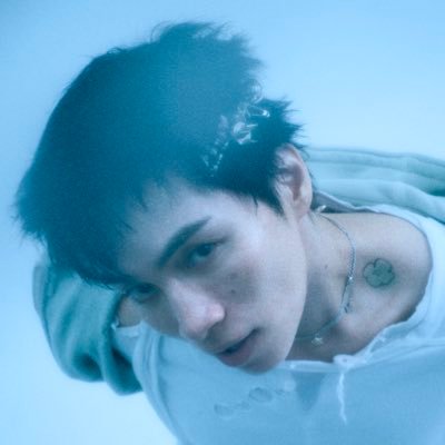 シンガー・ソングライターSIRUPのXから