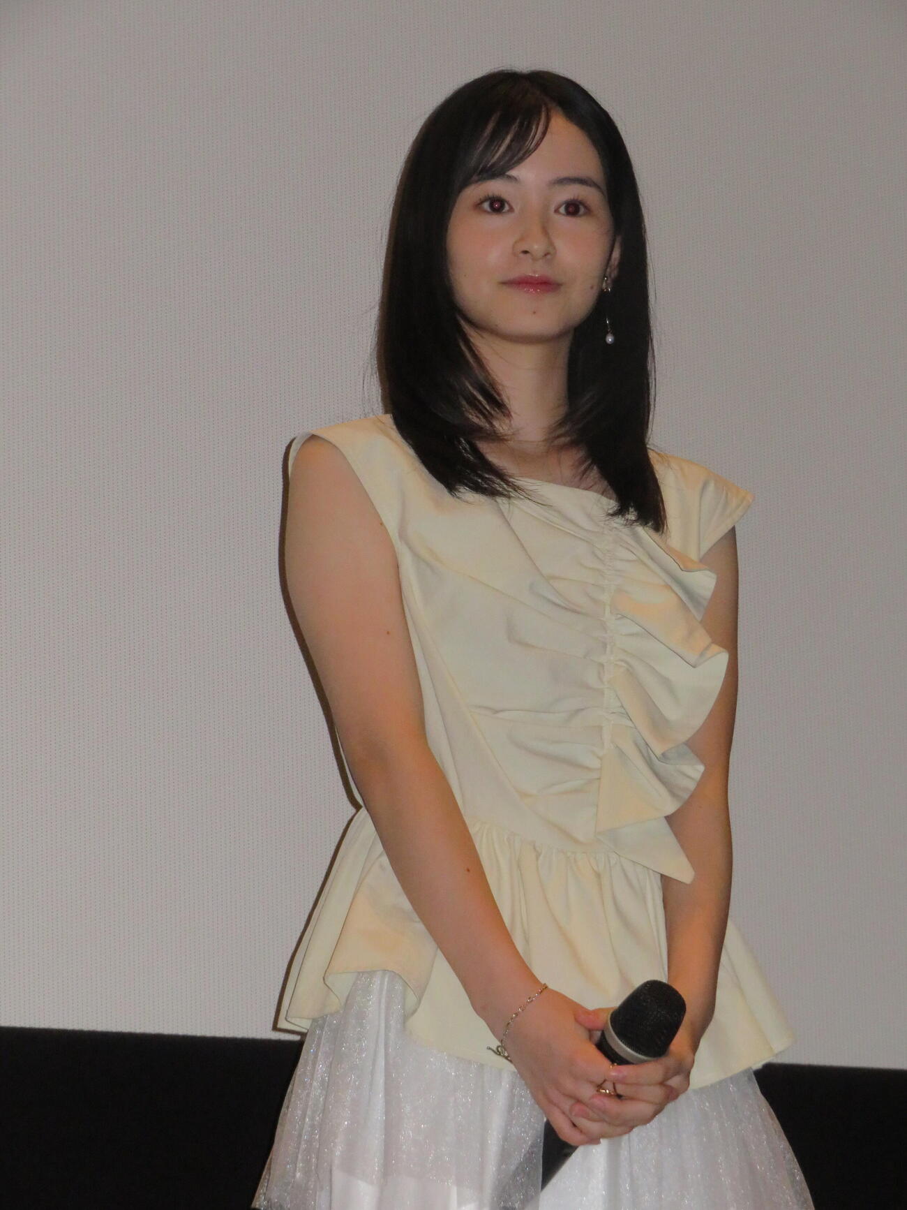 映画「遥かな町へ」完成披露イベントに登壇した磯谷萌々子（撮影・村上幸将）
