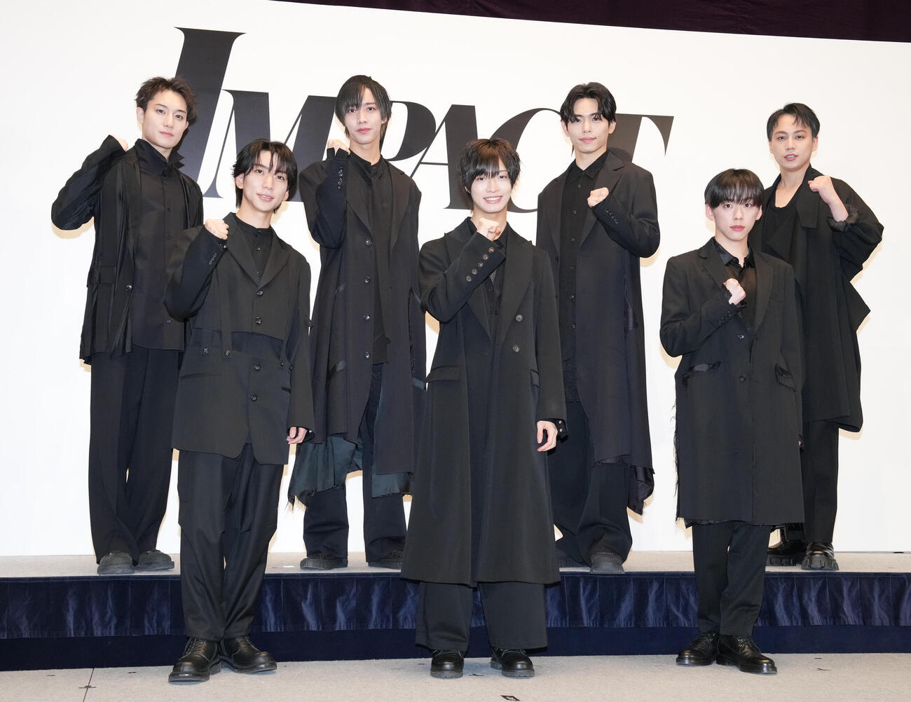 IMP．、前列左から鈴木大河、佐藤新、基俊介、後列左から椿泰我、松井奏、影山拓也、横原悠毅（2025年3月撮影）