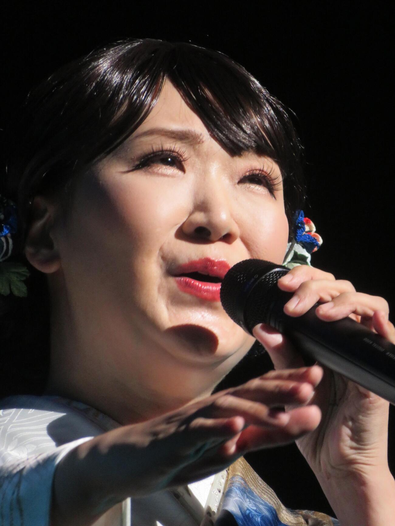 コンサートを行った市川由紀乃（撮影・松本久）