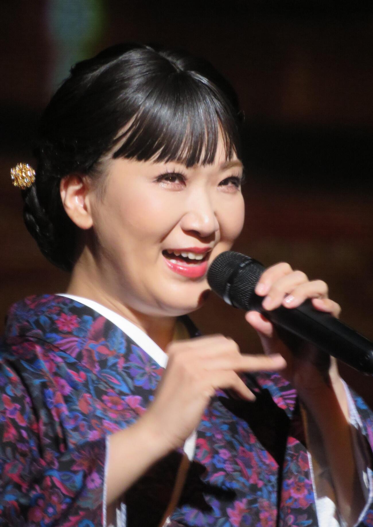 コンサートを行った市川由紀乃（撮影・松本久）
