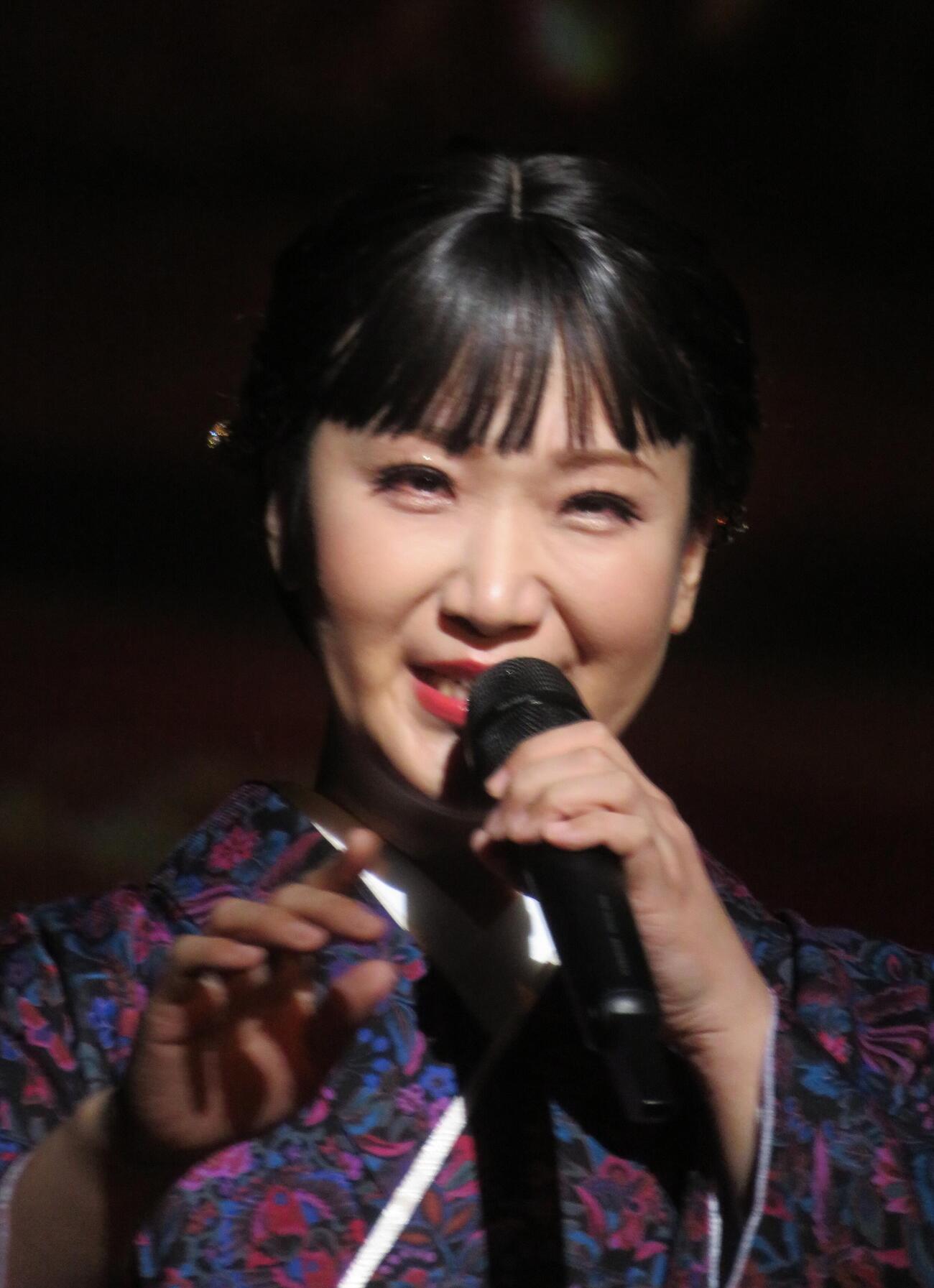 コンサートを行った市川由紀乃（撮影・松本久）