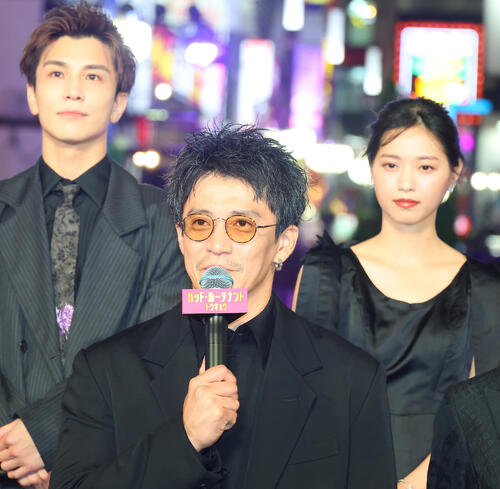 悪役だらけの新作映画で主演の小栗旬が注目は「全裸」と、共演 ...