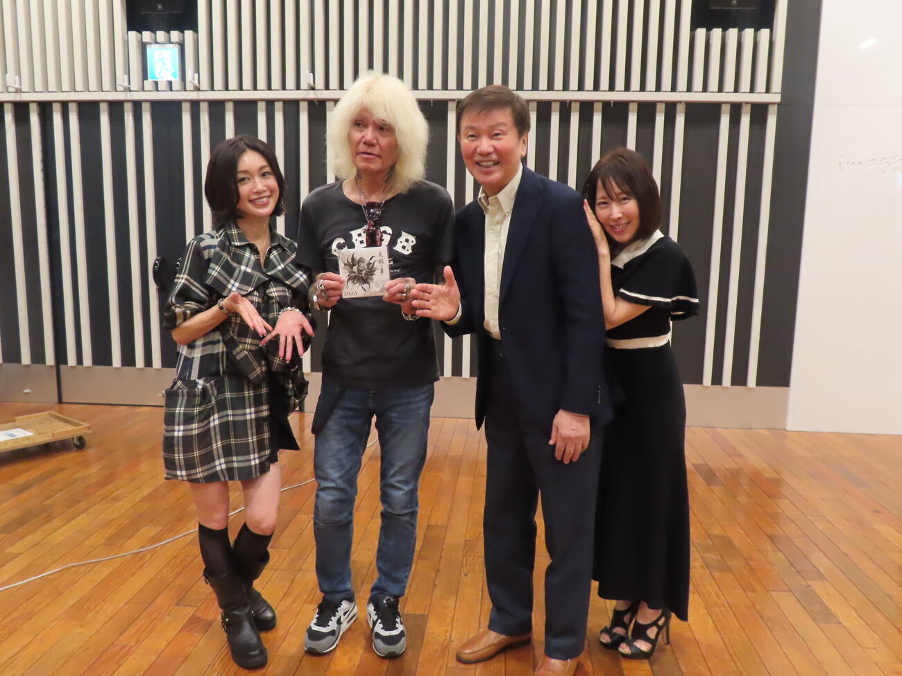 収録に参加した、左から酒井法子、森重樹一、森田健作、風谷南友