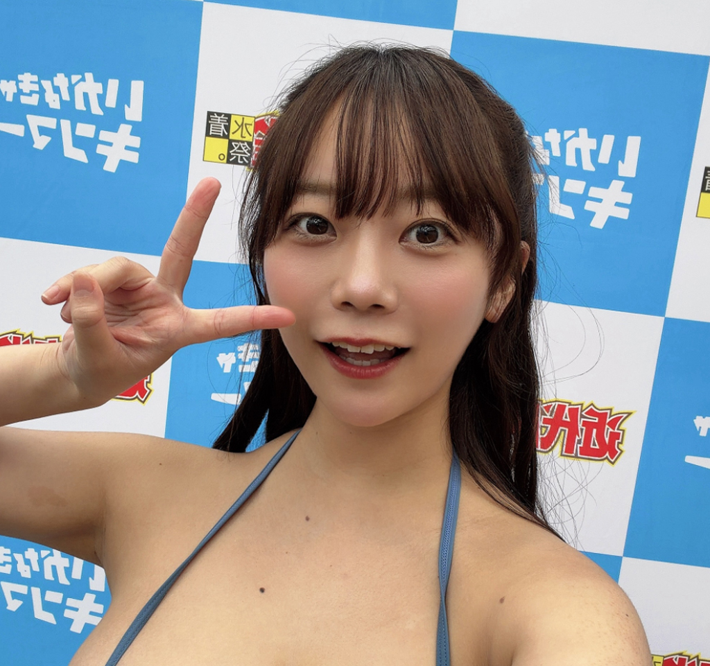 ビキニ姿を披露した佐野なぎさ（佐野なぎさのインスタグラムから）