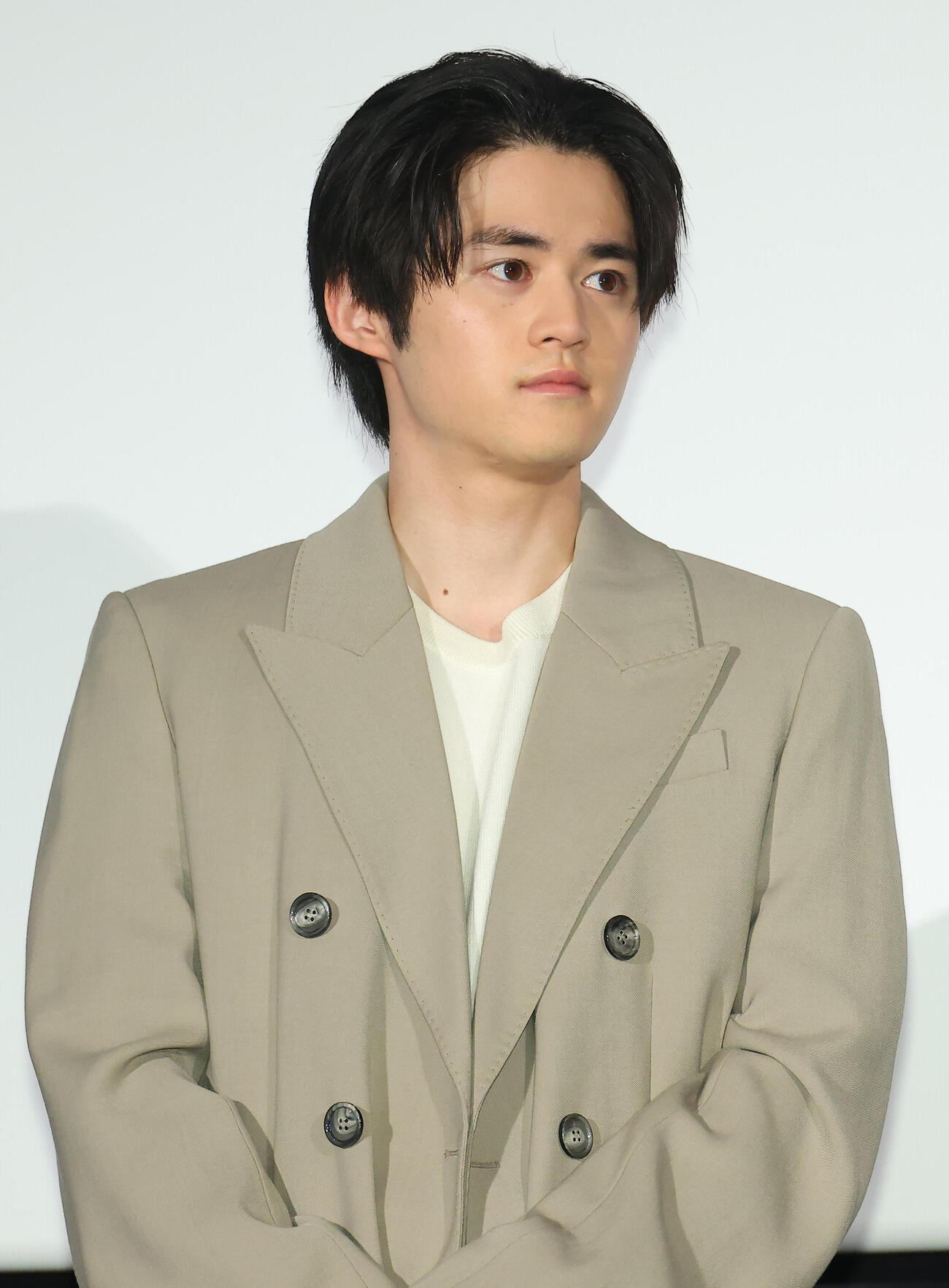 映画「ファーストボイス」初日舞台あいさつを行う鈴鹿央士（撮影・中島郁夫）