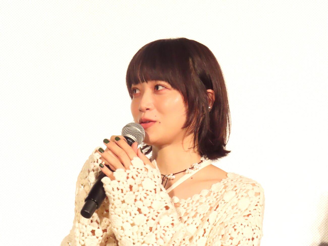 映画「逃げろお猿さん」（伊藤ちひろ監督）公開記念舞台あいさつに出席した深川麻衣（撮影・会田京叶）