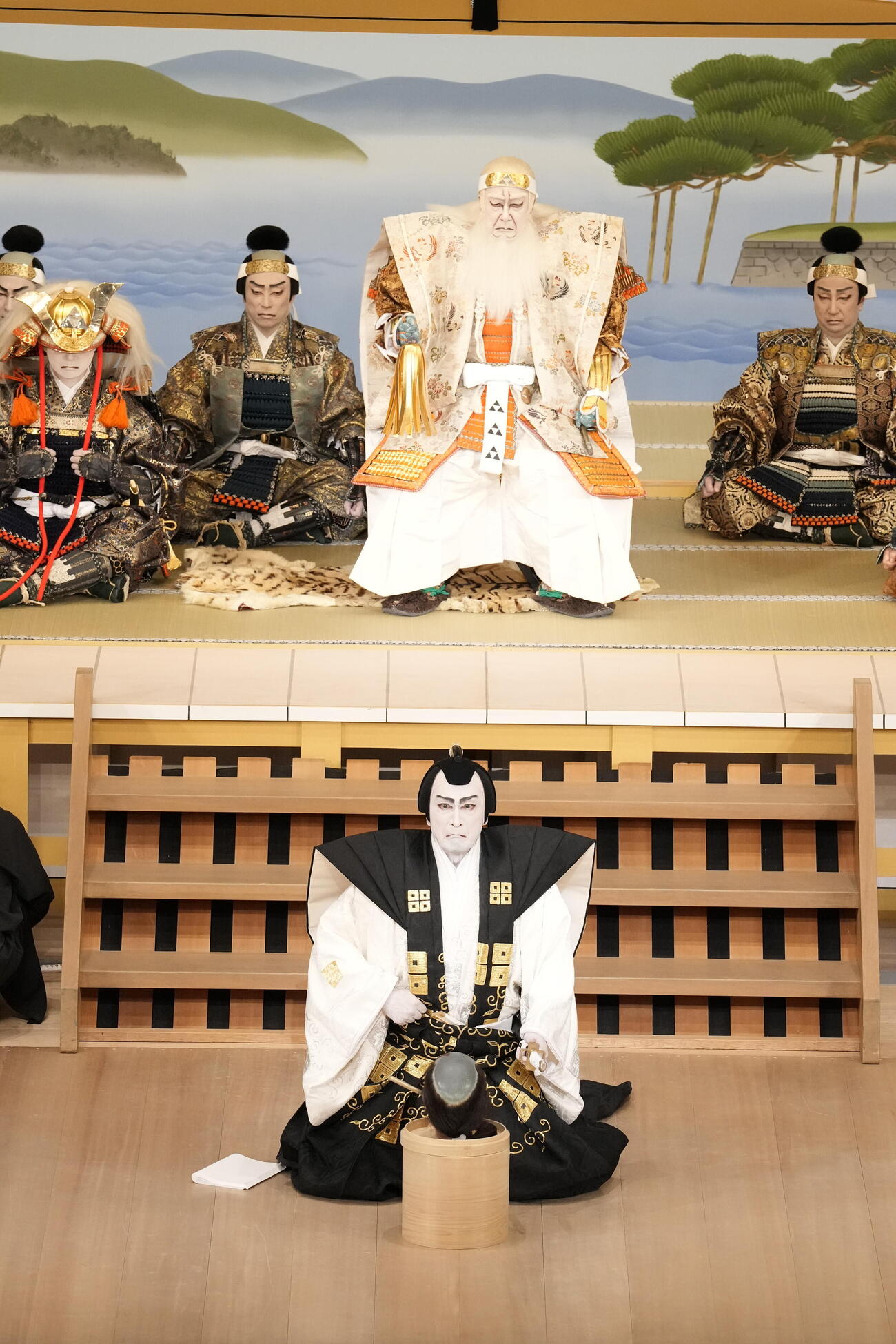 「錦秋十月大歌舞伎」第2部「近江源氏先陣館　盛綱陣屋」の片岡仁左衛門（前）、後方は中村歌六（C）松竹