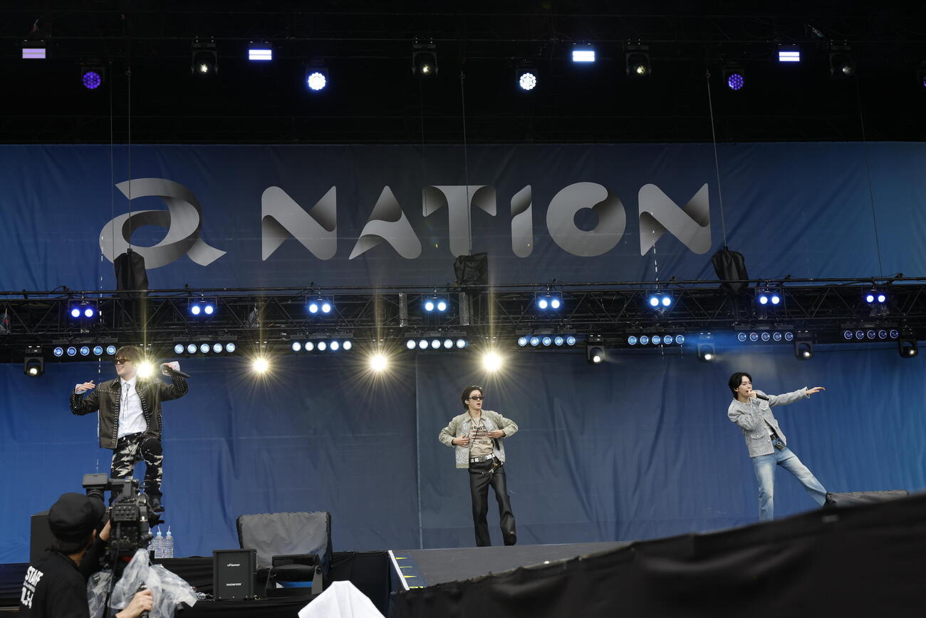 「a－nation 2026」でパフォーマンスするWINNER