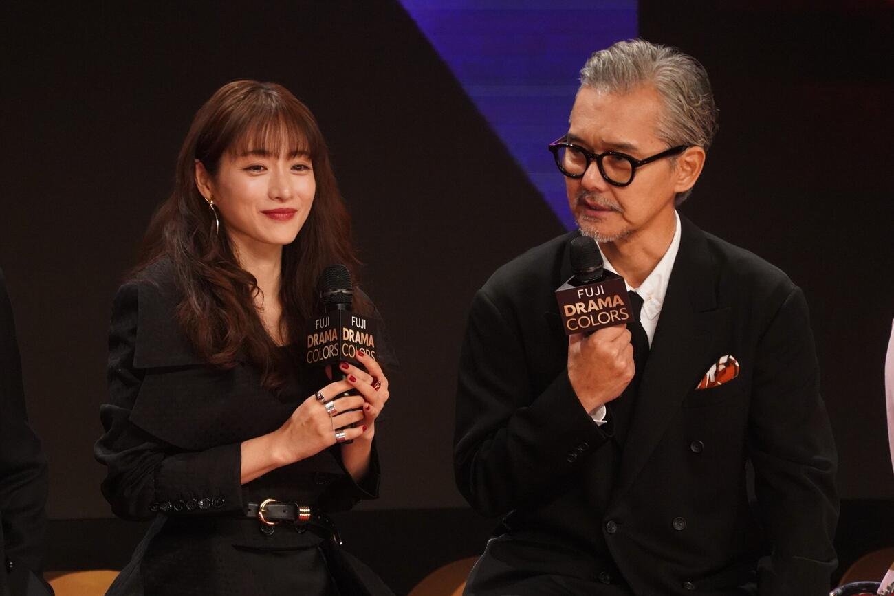 「FUJI DRAMA COLORS 2026 AUTUMNに登壇した左から石原さとみ、渡部篤郎