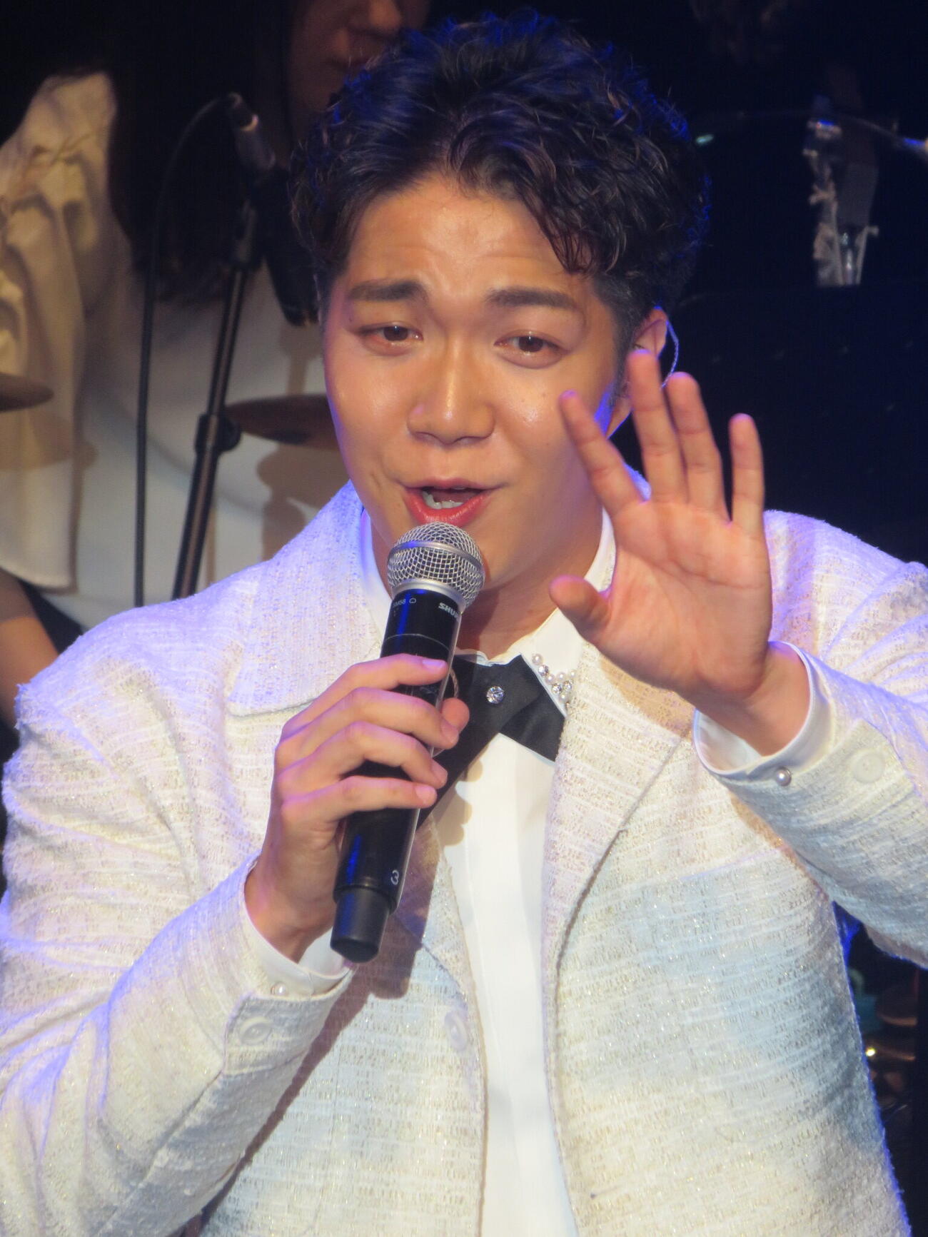 「中澤卓也　Brithday Live 2026 Popping Shower」で歌う中澤卓也（撮影・川田和博）