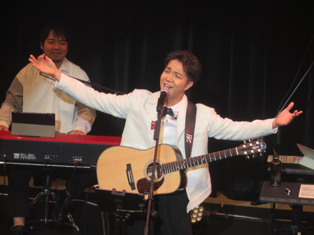 「中澤卓也　Brithday Live 2026 Popping Shower」で歌う中澤卓也（撮影・川田和博）