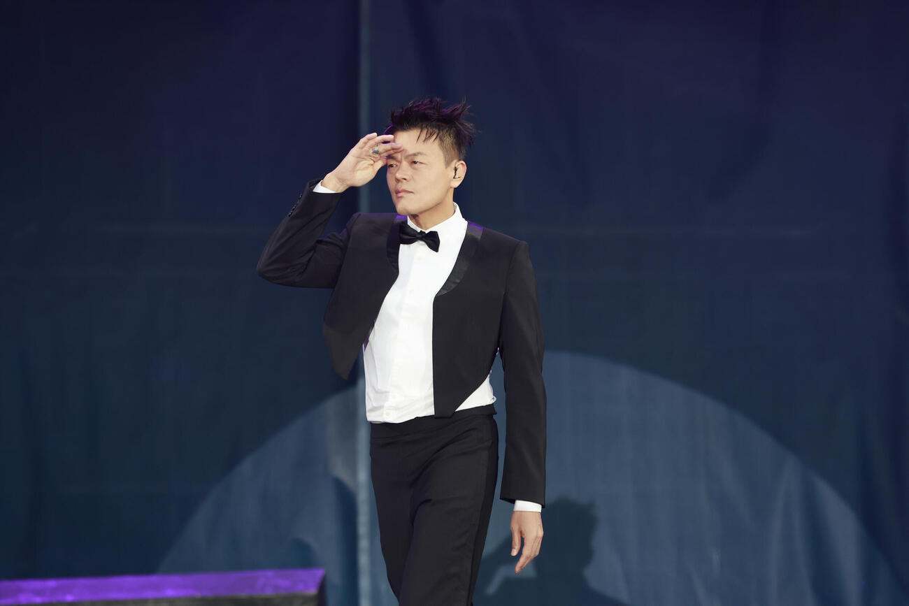 「a－nation 2026」でパフォーマンスするJ．Y．Park