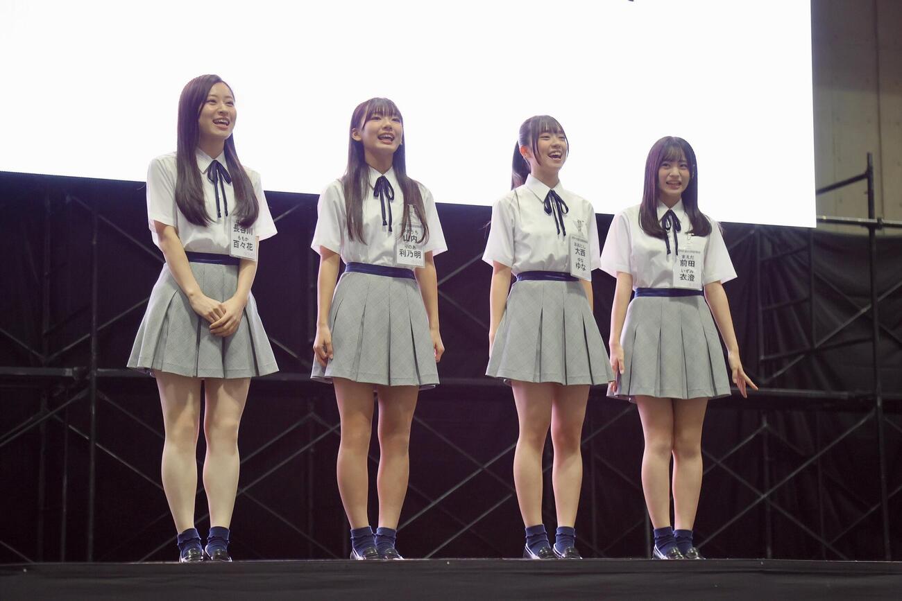 「好きish」初回限定盤発売記念「東京握手会」で初の握手会に参加したAKB48の22期研究生（C）AKB48　※外部提供、ネット使用可能