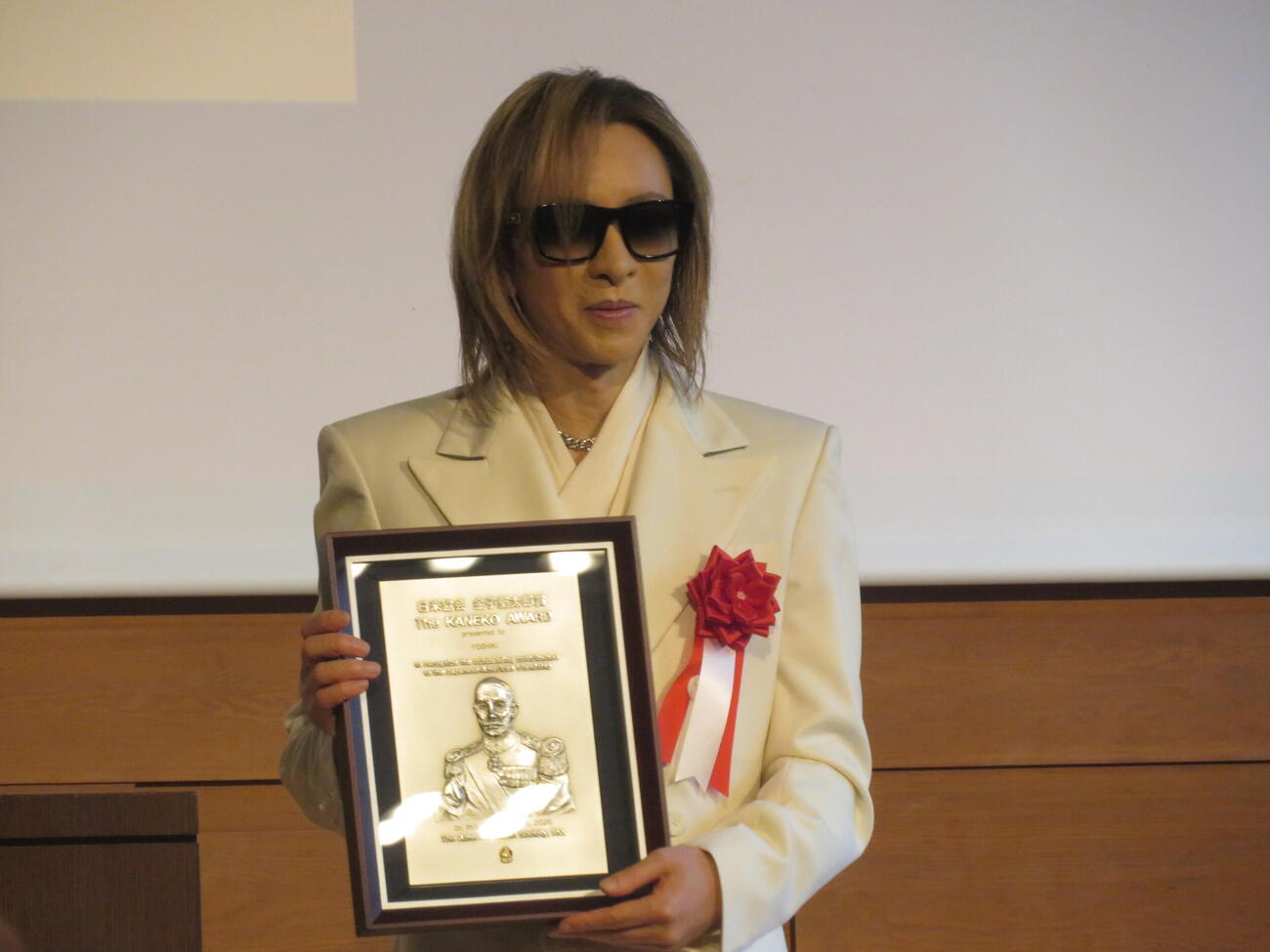 「第6回金子堅太郎賞授賞式」に登壇したYOSHIKI