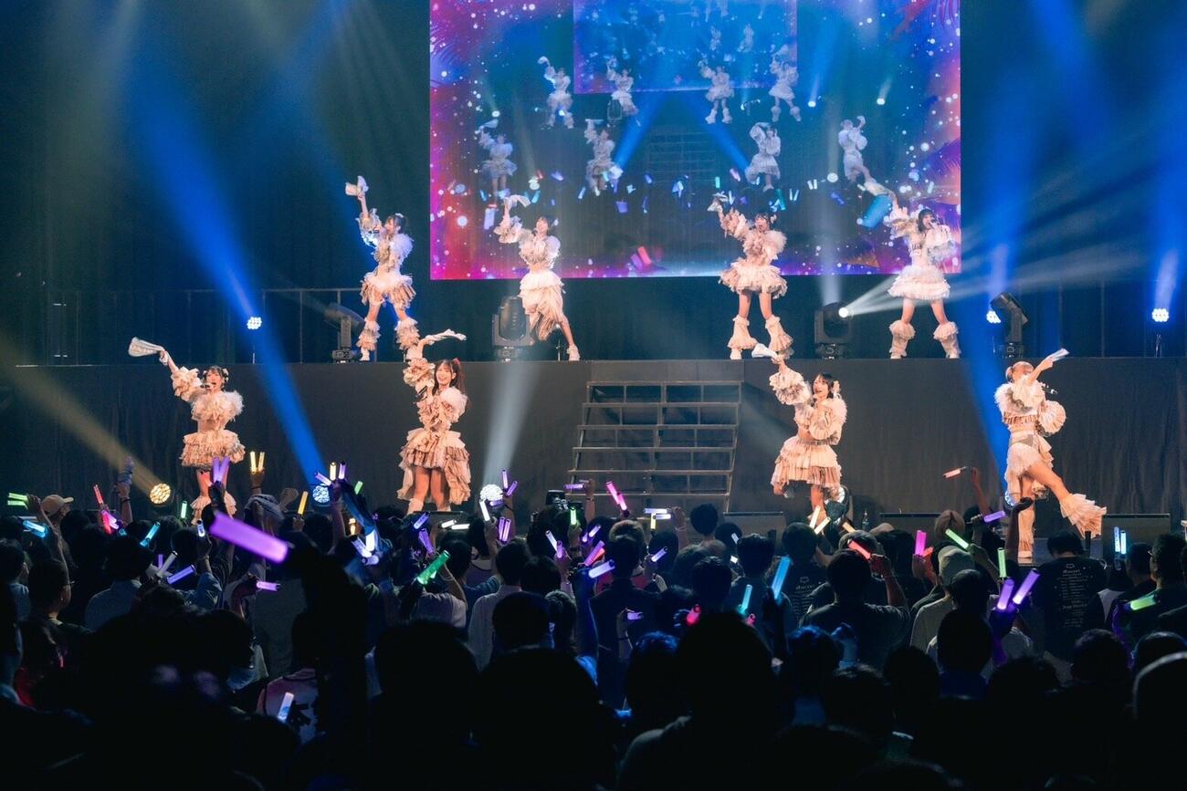 5周年記念ワンマンライブツアー最終公演でパファーマンスするRiNCENT