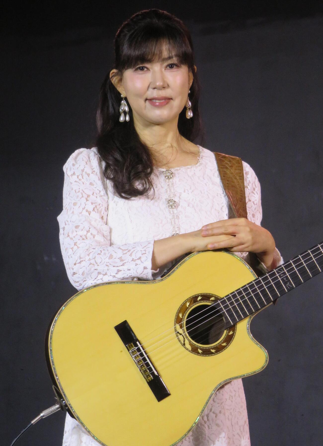日本デビュー記念イベントを行ったヒジン（撮影・松本久）