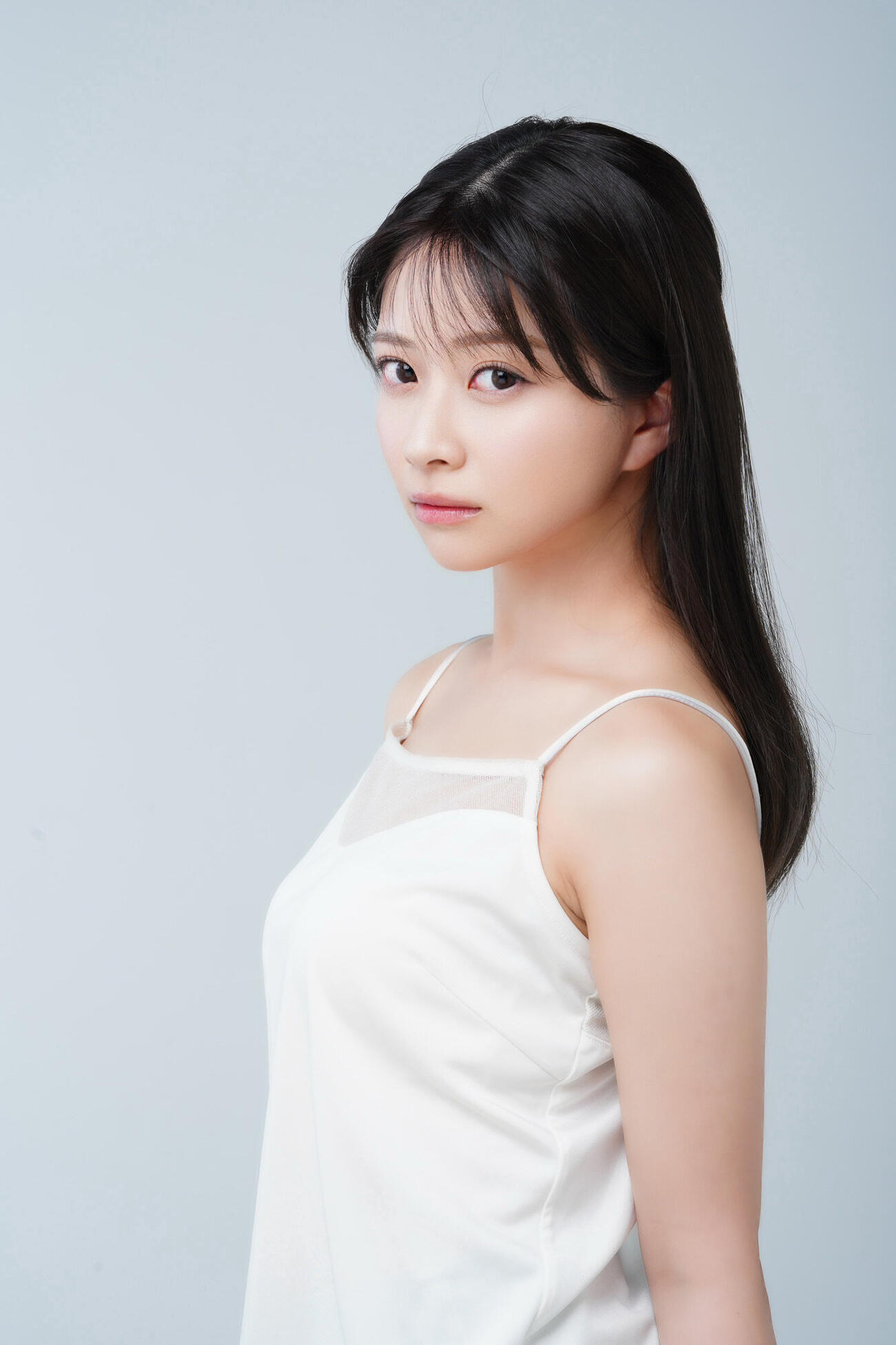 「璃音」から改名し、女優業をスタートさせた鶴田りお