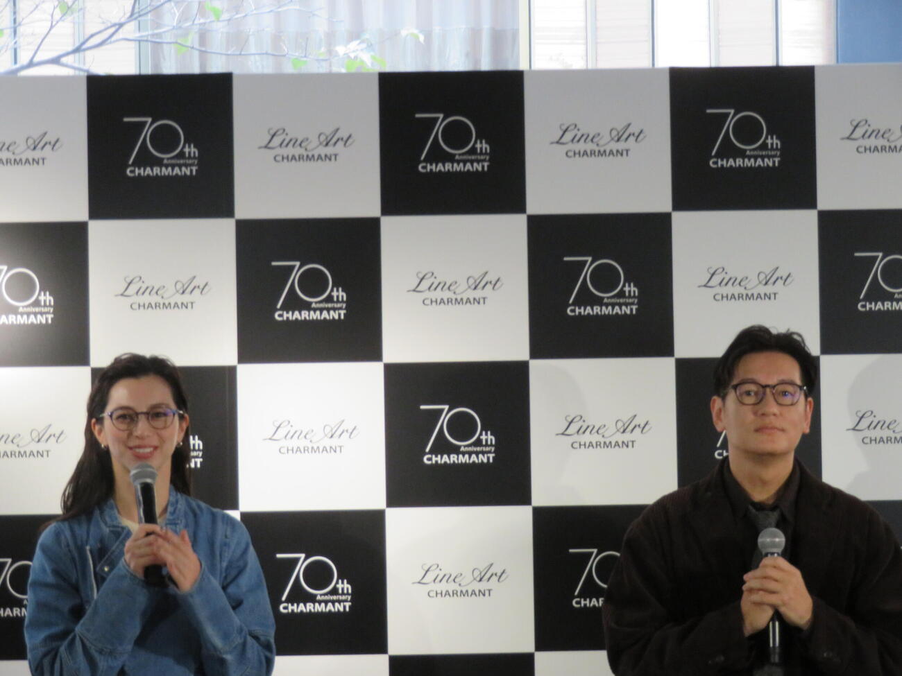 「CHARMANT 70th Anniversary Event」に出席した中条あやみと井浦新（撮影・村上幸将）