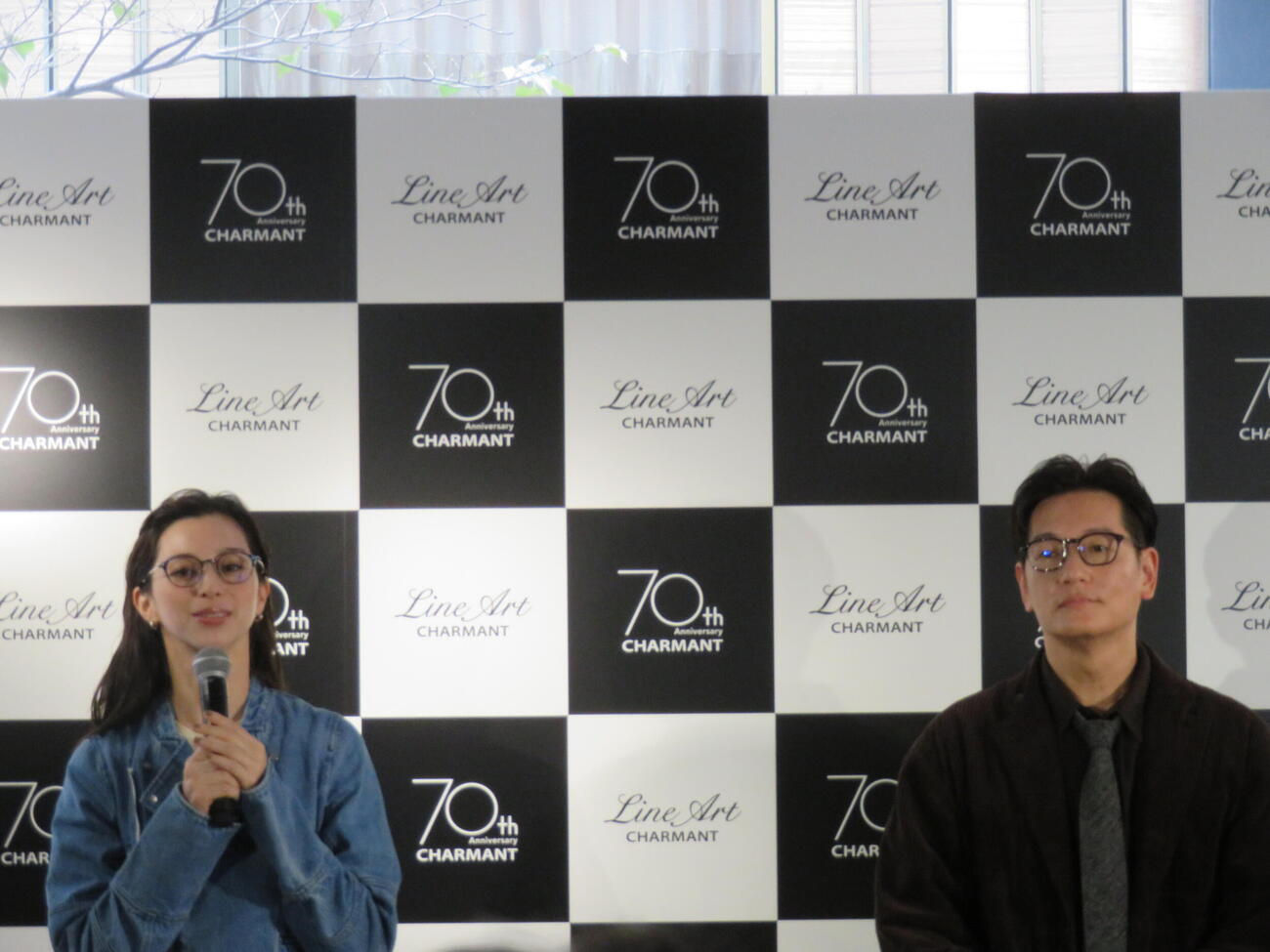 「CHARMANT 70th Anniversary Event」に出席した中条あやみと井浦新（撮影・村上幸将）