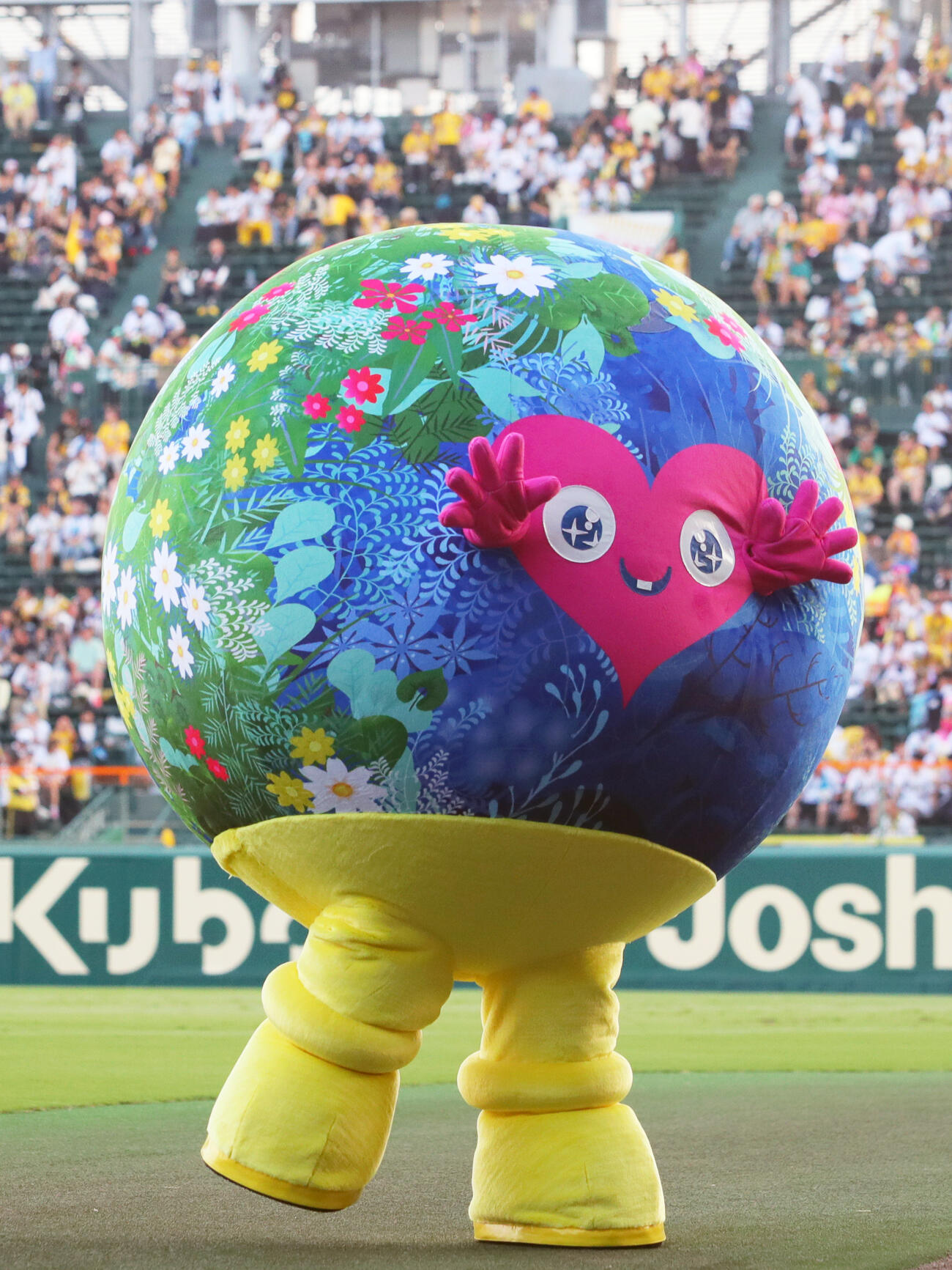 「国際園芸博覧会」公式マスコット「トゥンクトゥンク」（2025年9月撮影）
