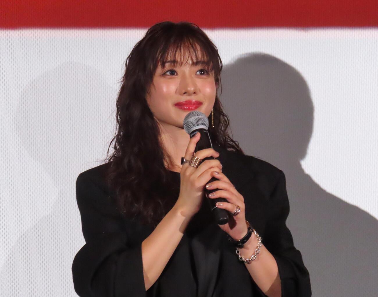 フジテレビ系新ドラマ「ポリティカルパン」舞台あいさつ＆試写会に出席した石原さとみ