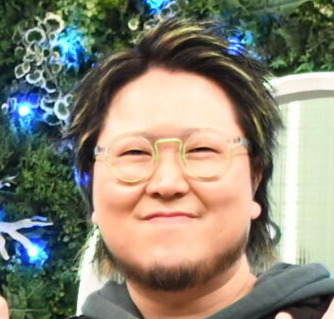 ゲスト出演の紅白歌手、こっちのけんと（2026年9月撮影）