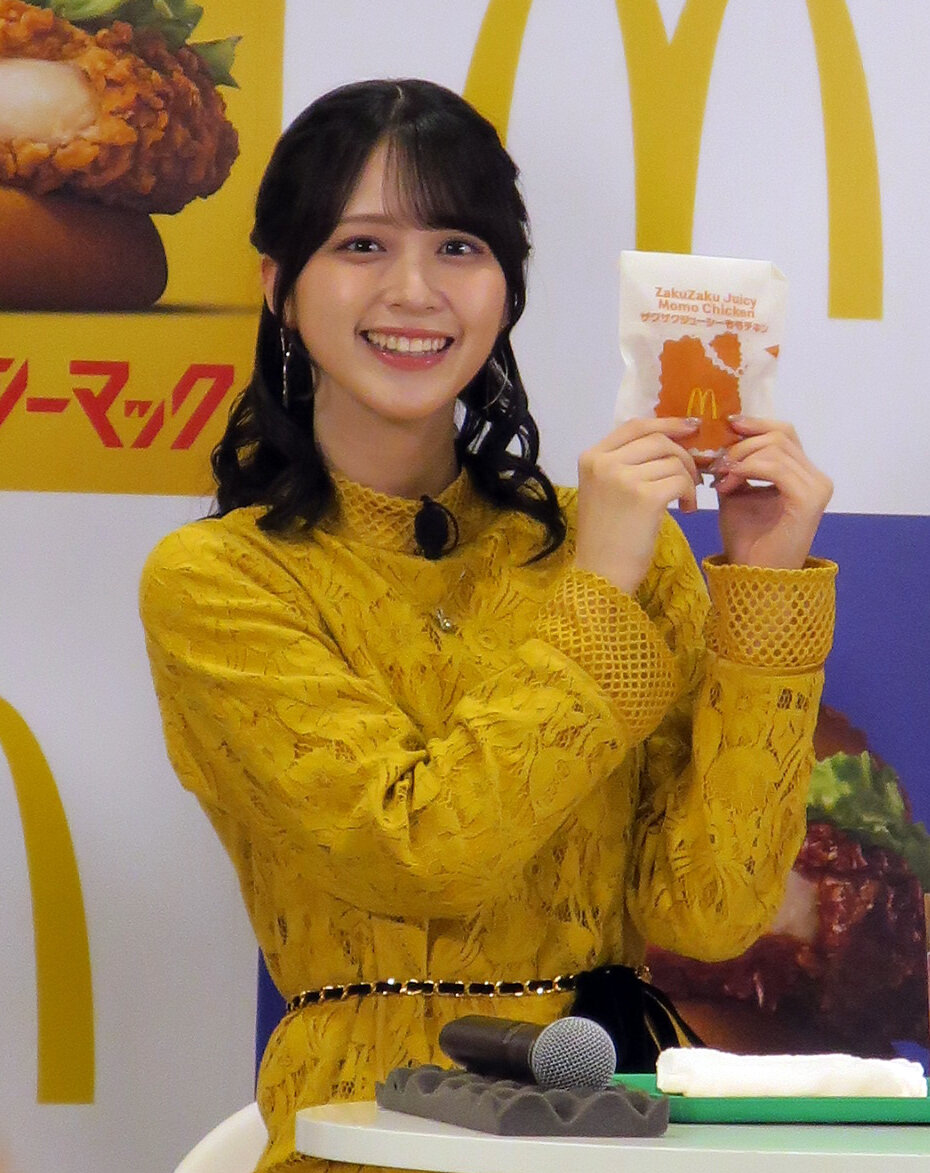 「マクドナルド　チキン新時代へ。新レギュラー発表会」に登壇した佐々木舞香